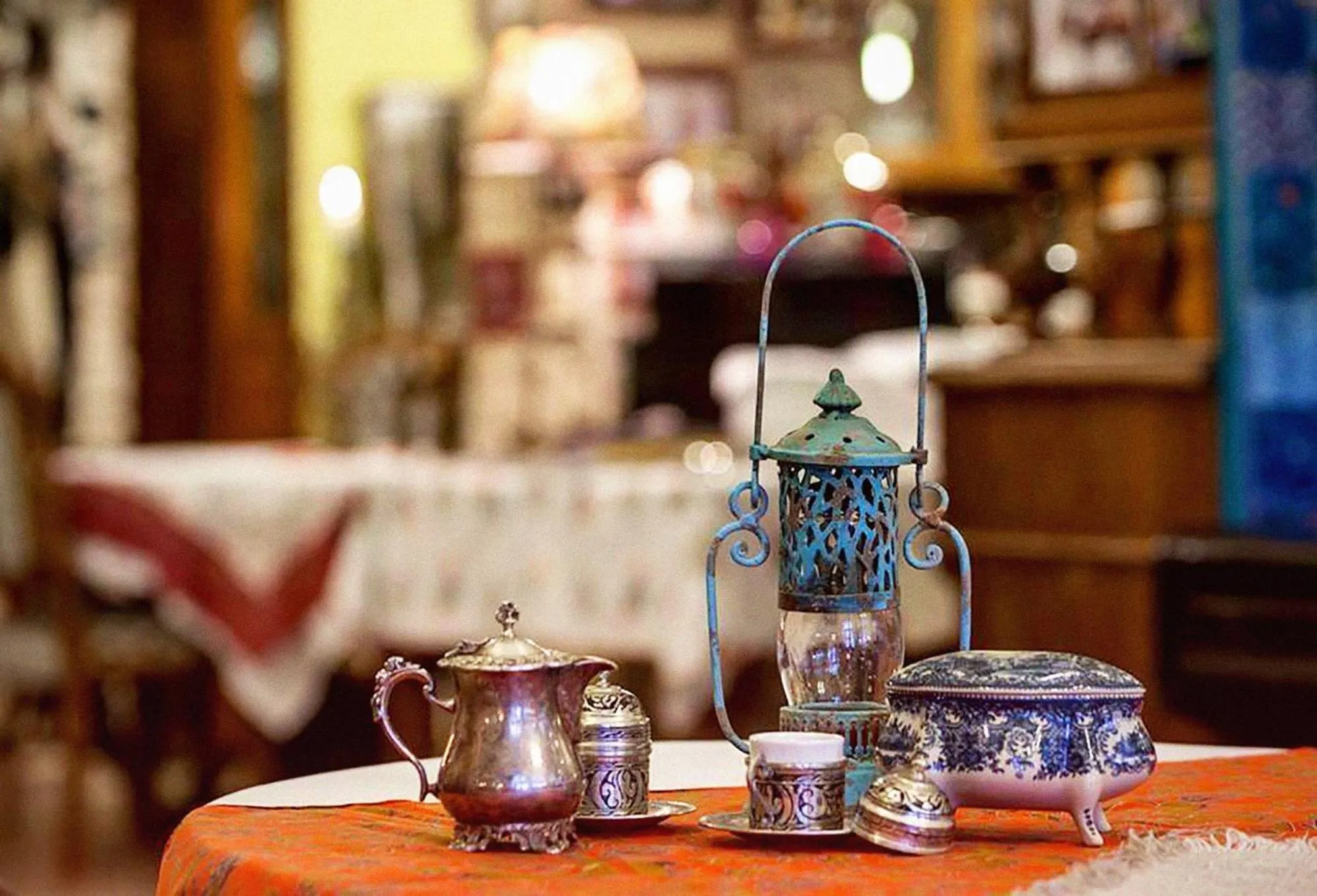 Restaurant/places to eat in Chateau Mere