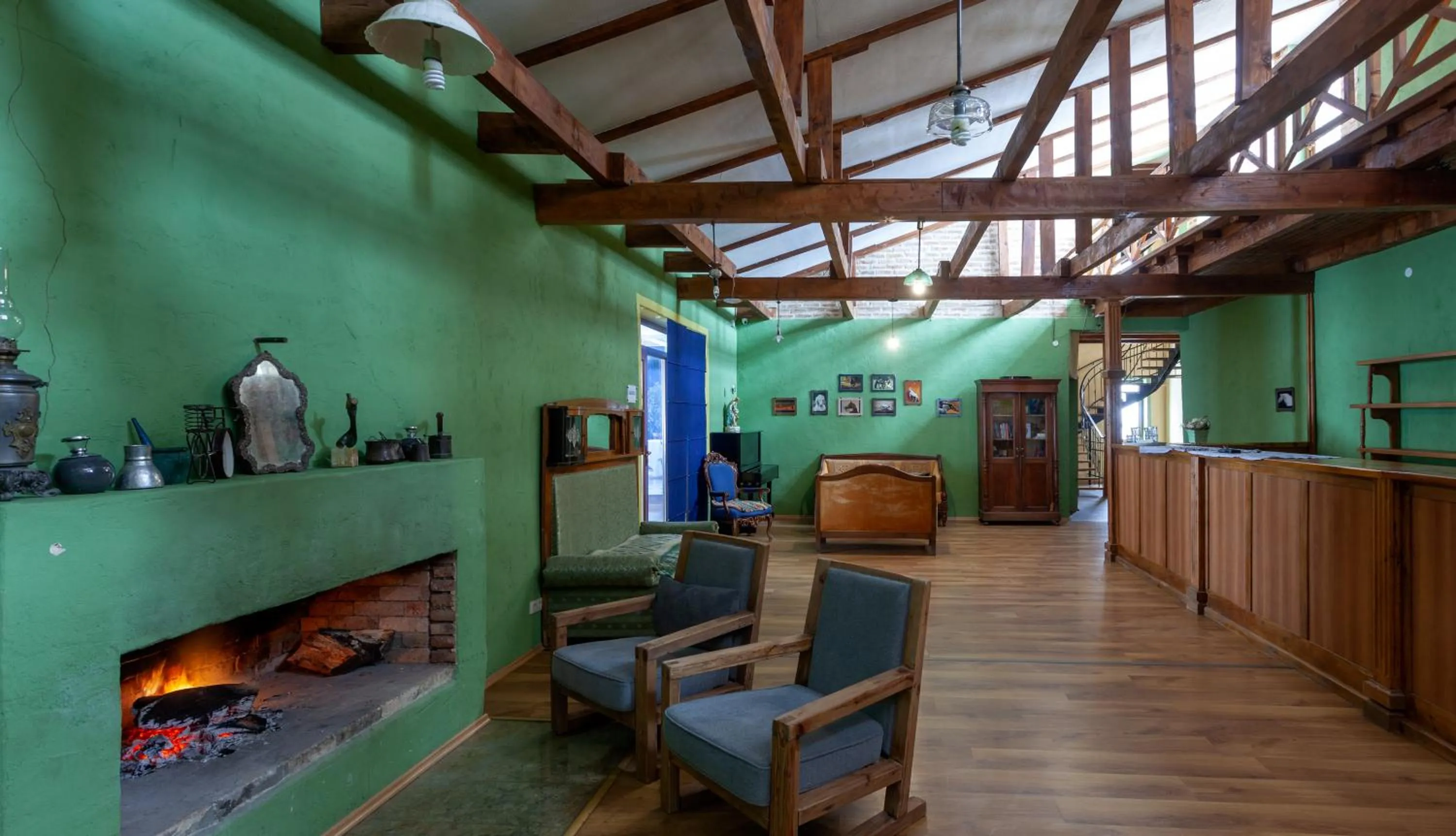 Lounge or bar in Chateau Mere