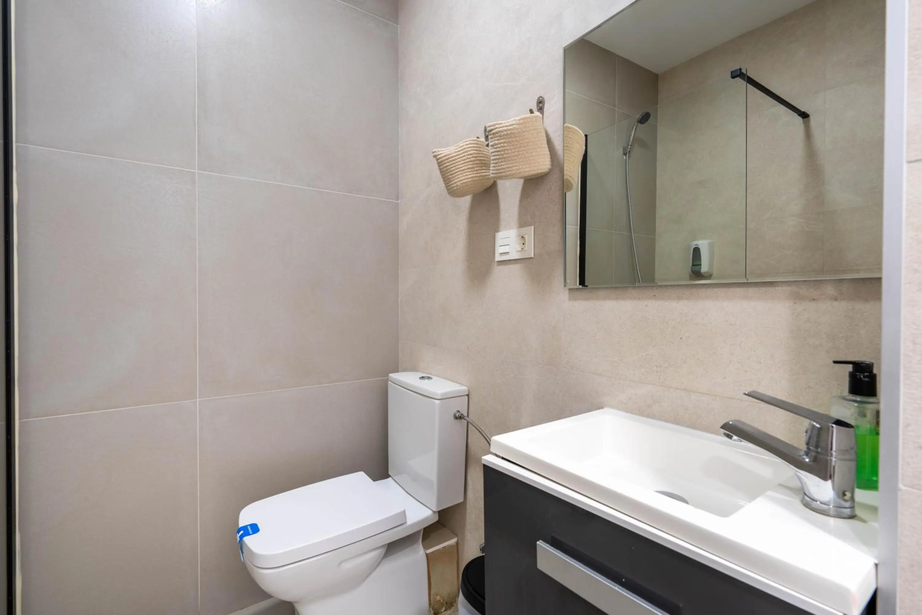 Bathroom in BF Rooms Almeria Centro