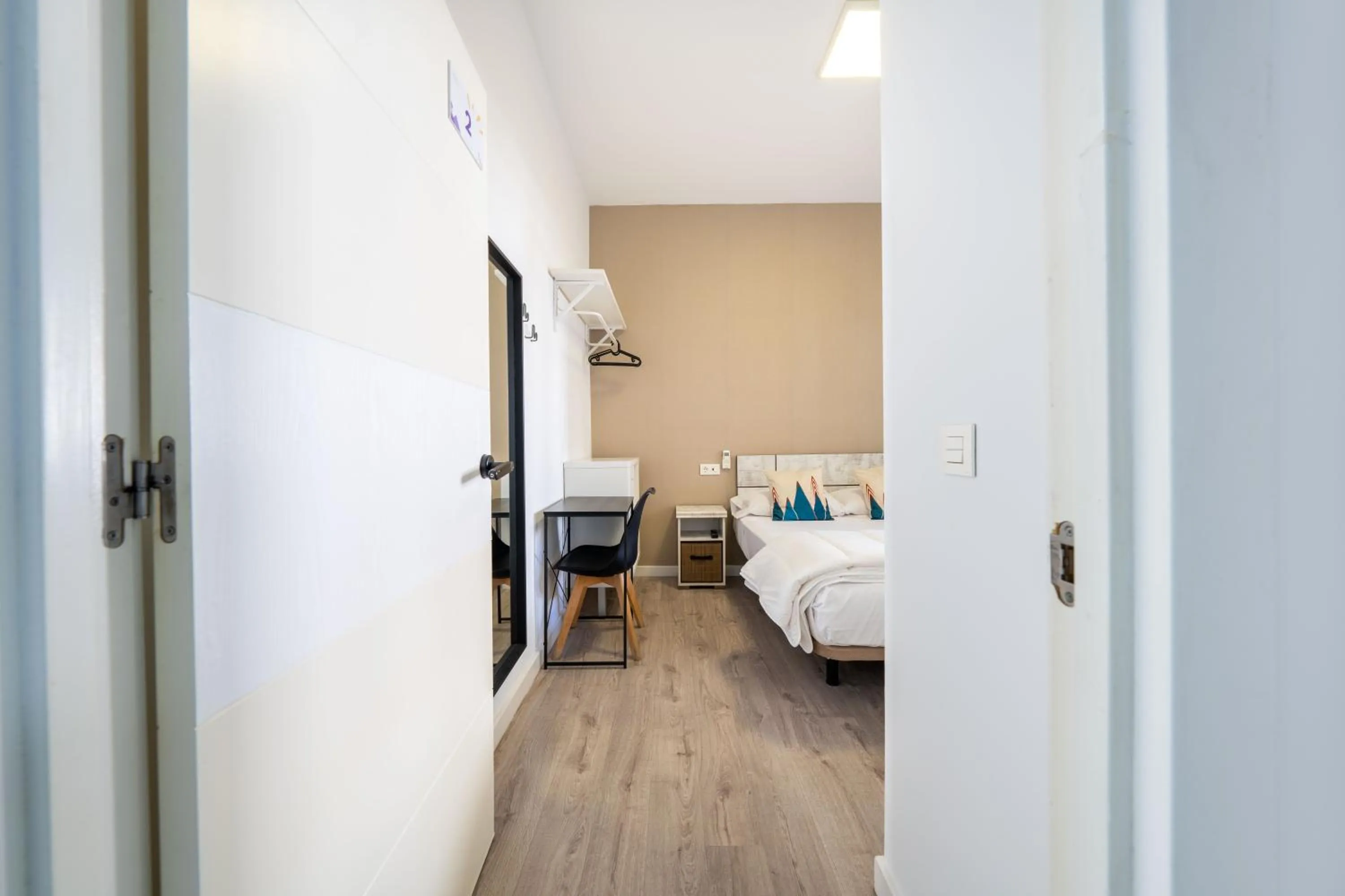 Photo of the whole room, Bed in BF Rooms Almeria Centro