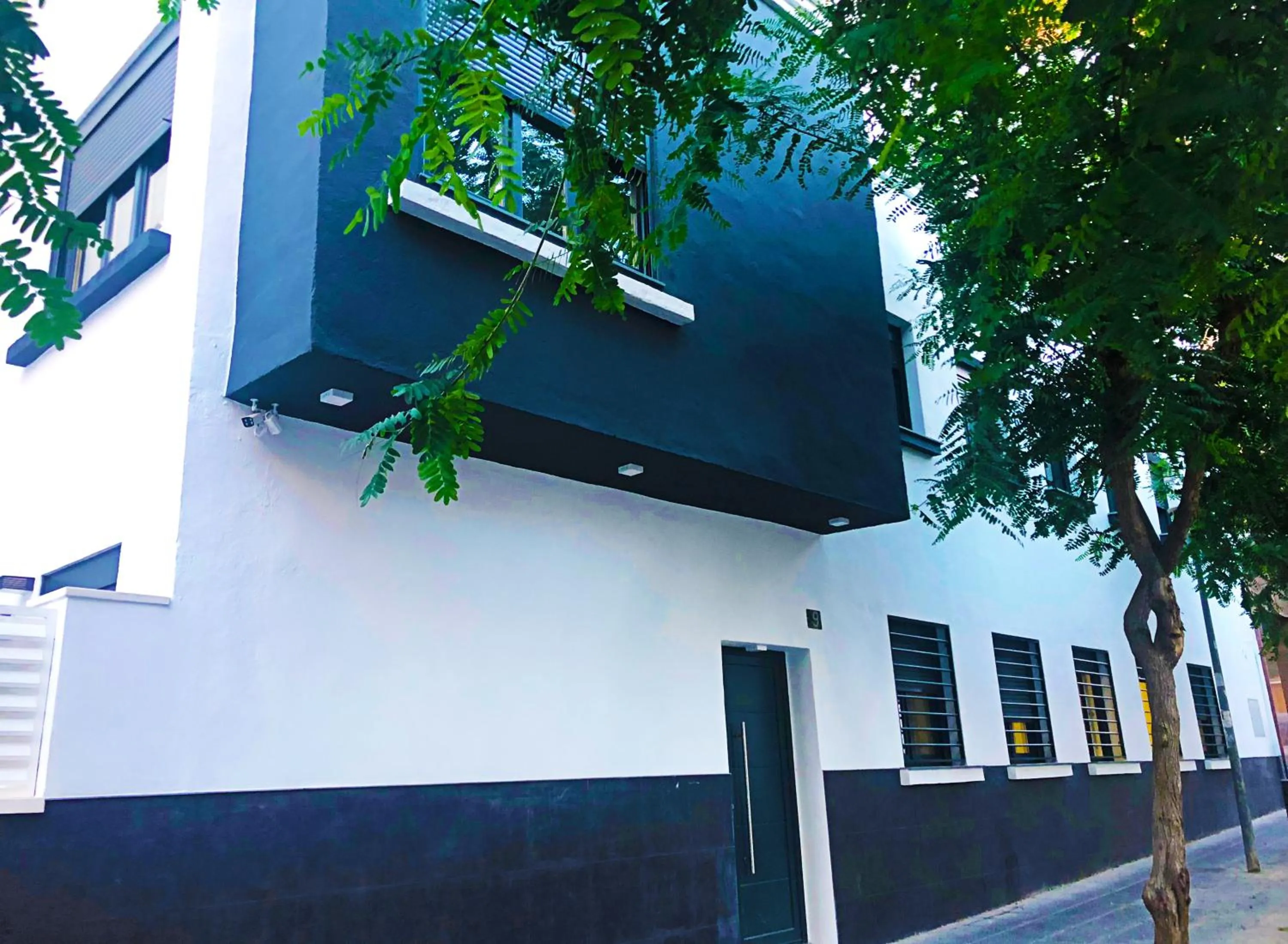 Property building in BF Rooms Almeria Centro