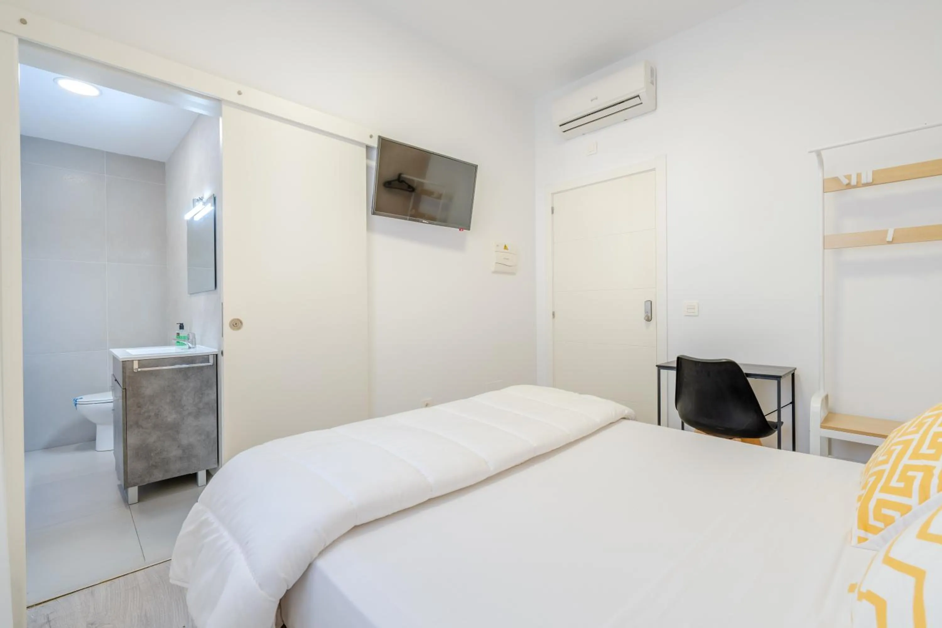 Bed in BF Rooms Almeria Centro