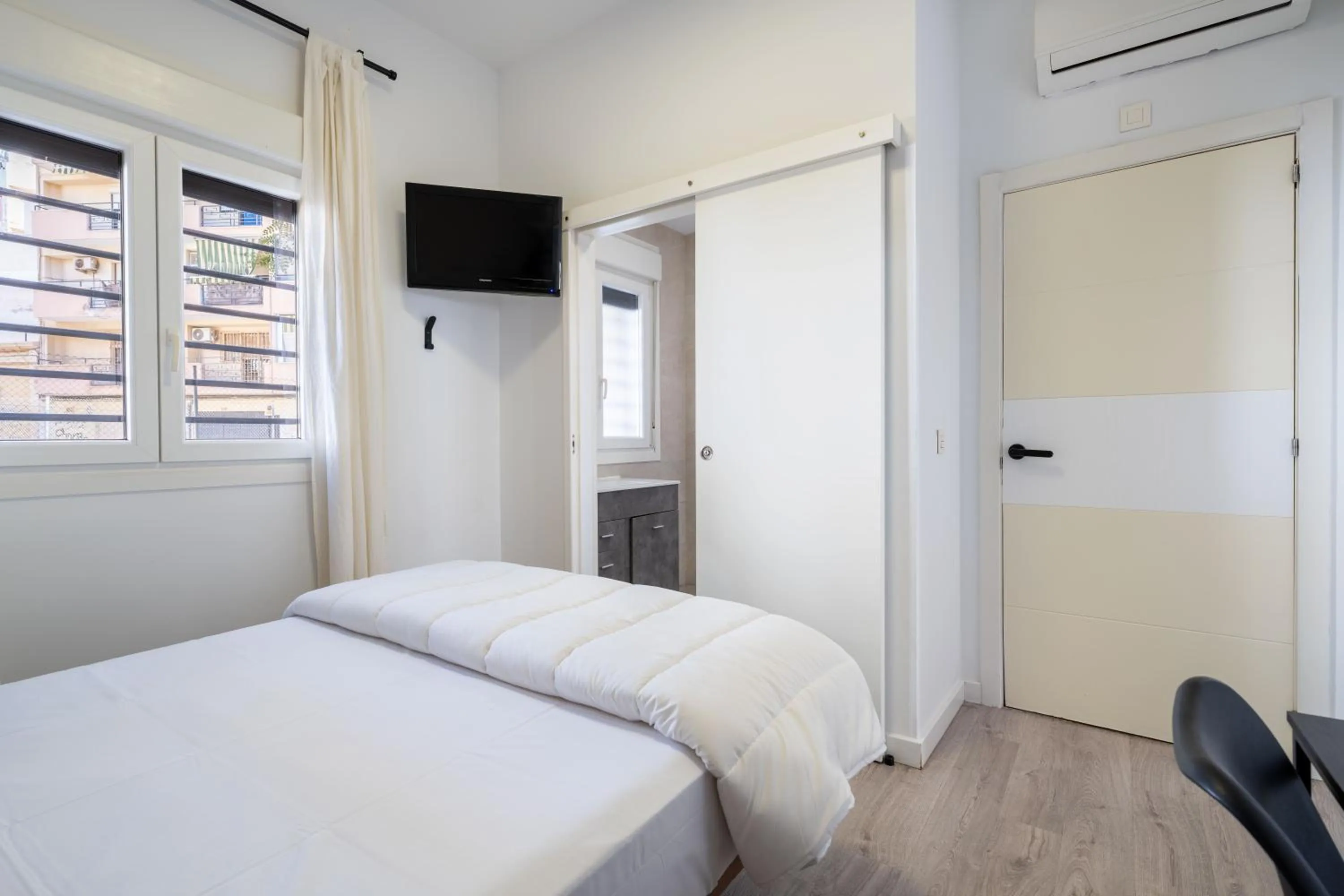 Bed in BF Rooms Almeria Centro