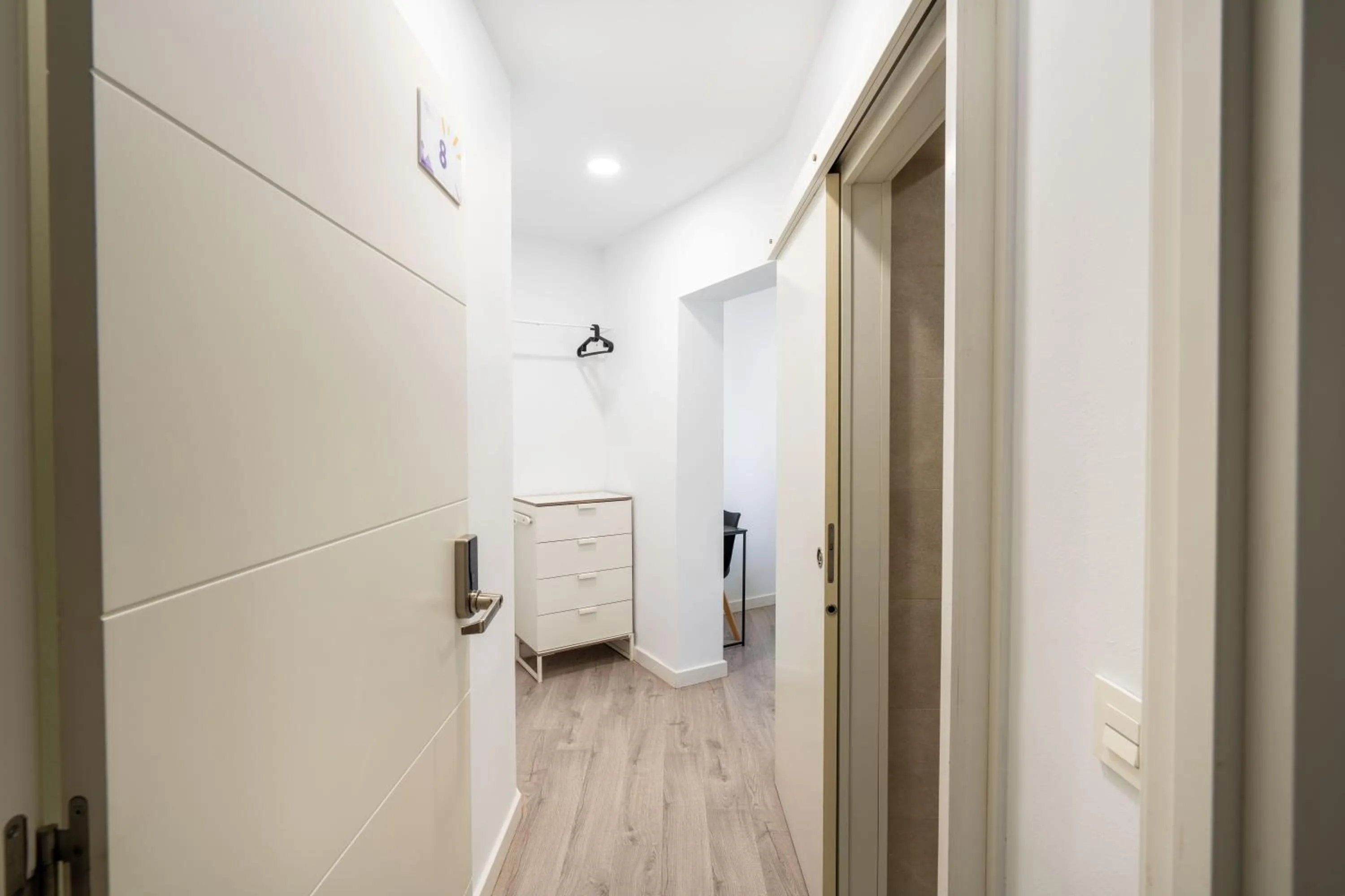 Photo of the whole room in BF Rooms Almeria Centro