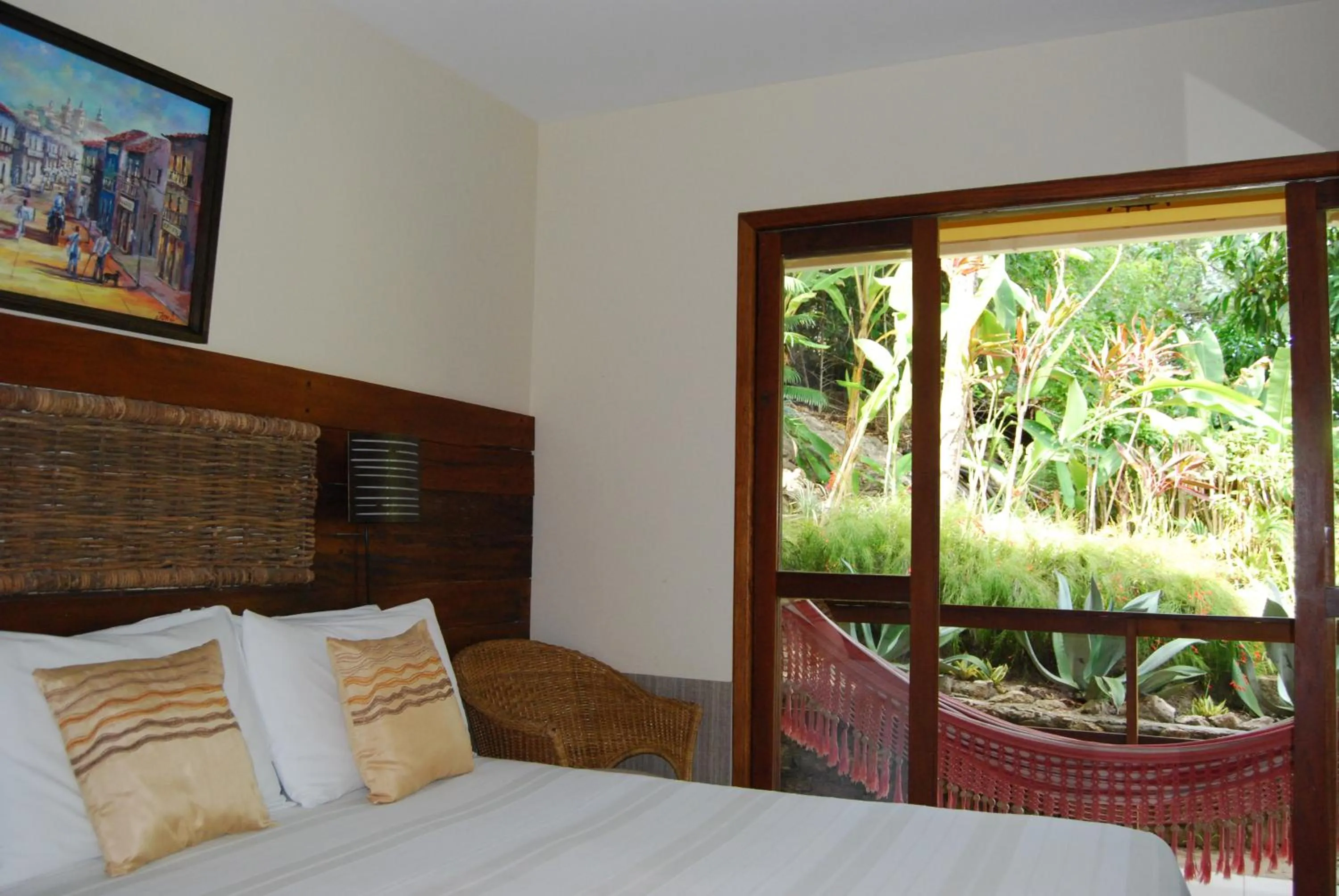 Garden, Bed in Pousada Bahia Bella