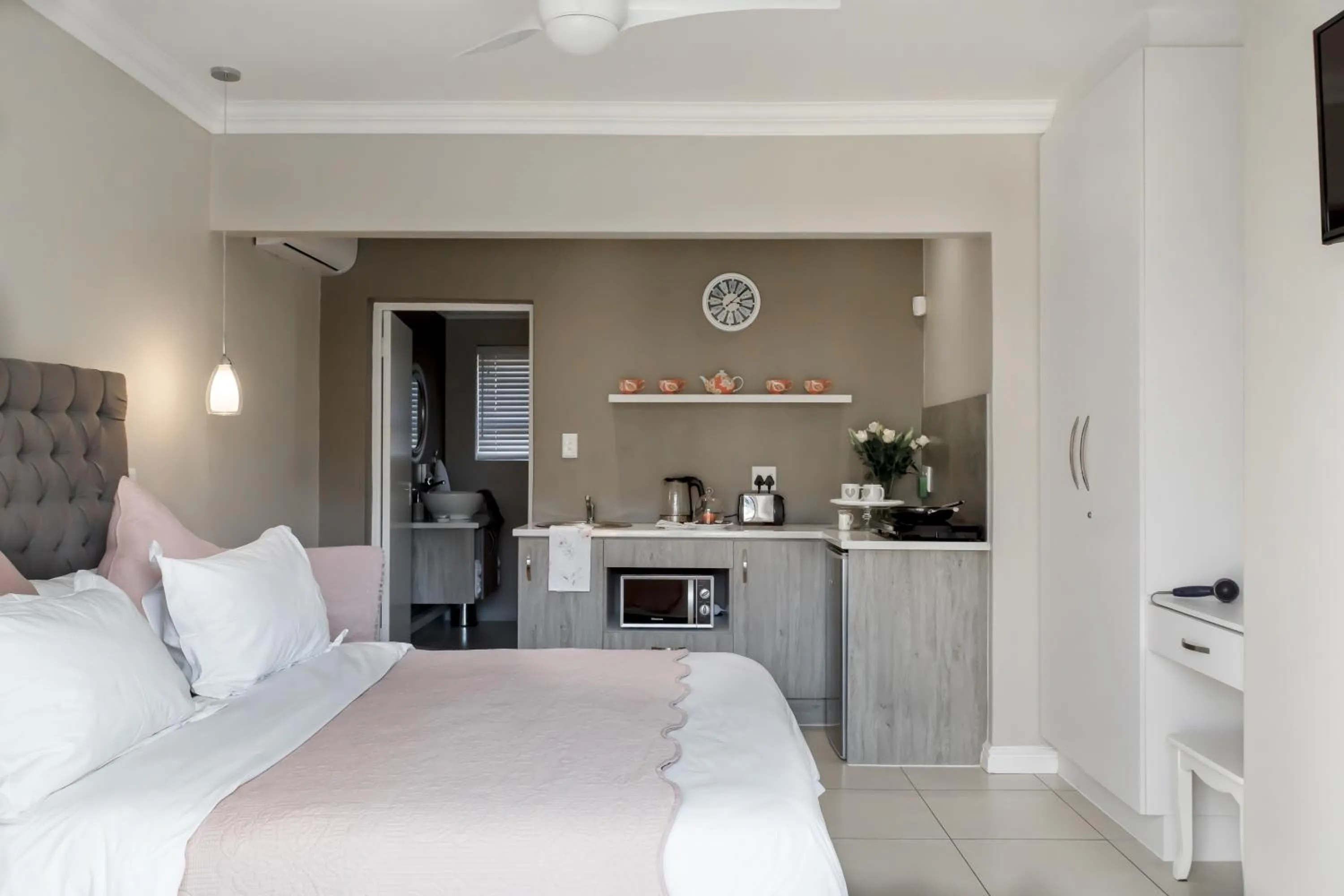 Photo of the whole room, Bed in Wagtails Guest House