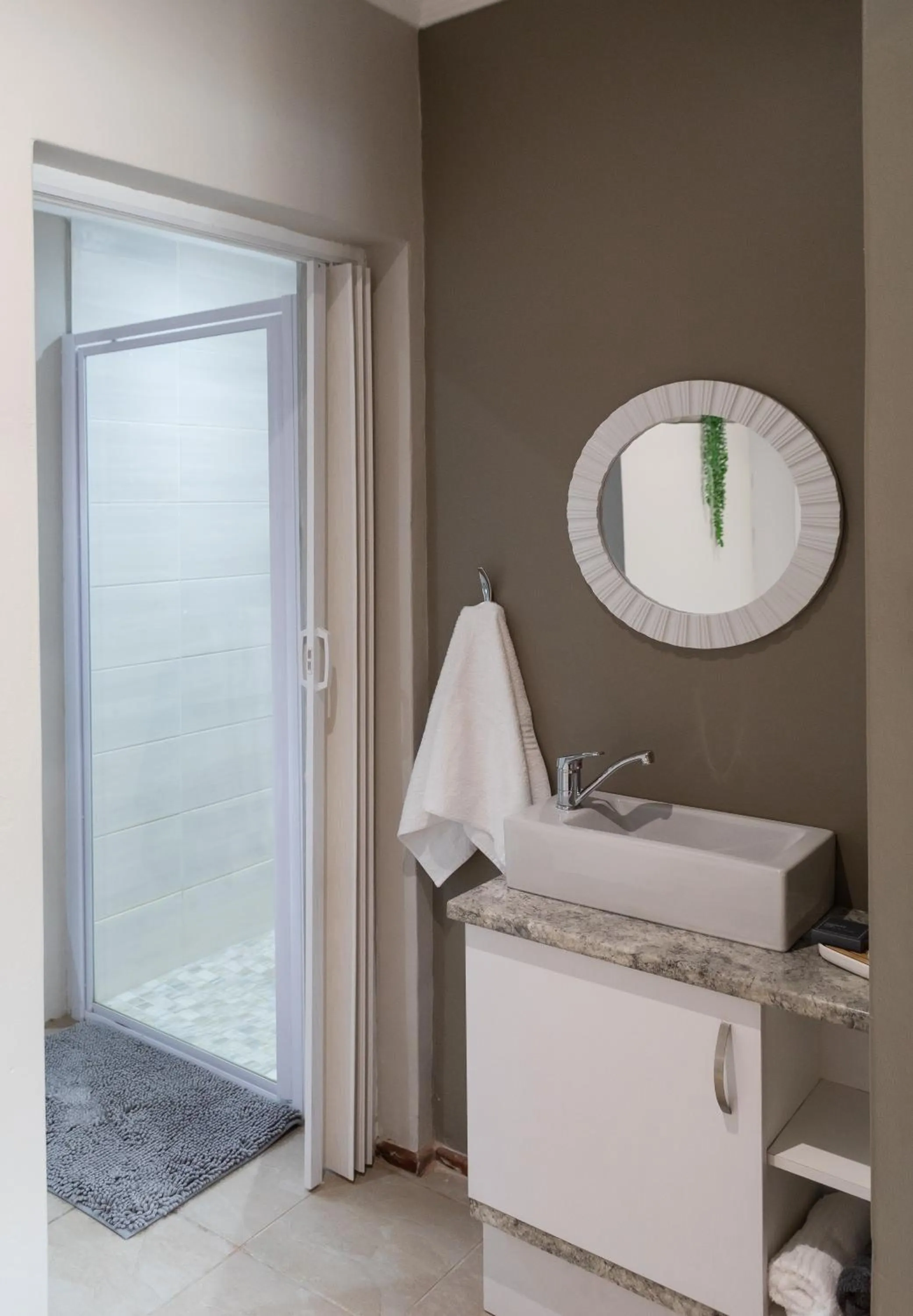 Bathroom in Wagtails Guest House