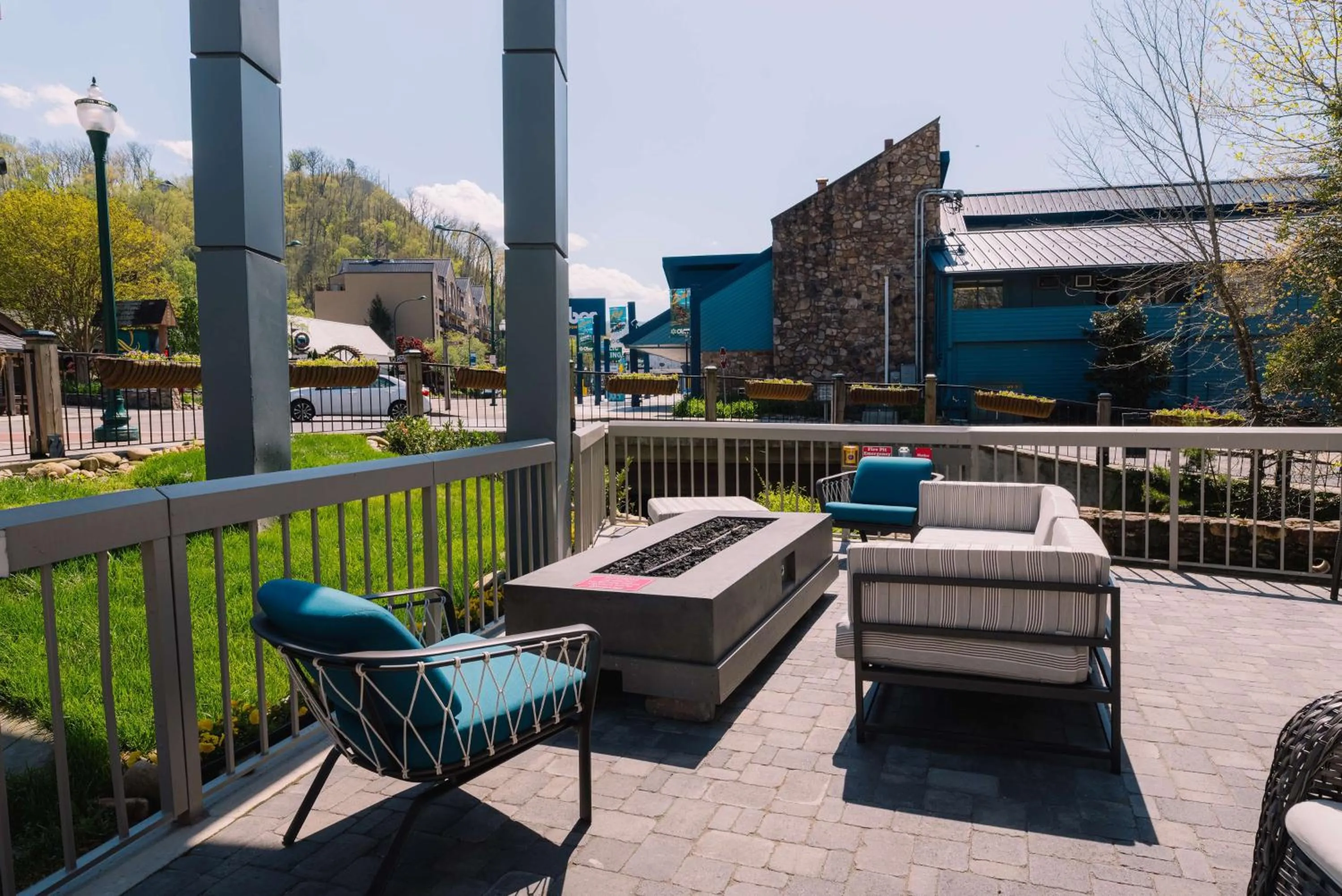 Patio in Hampton Inn Gatlinburg