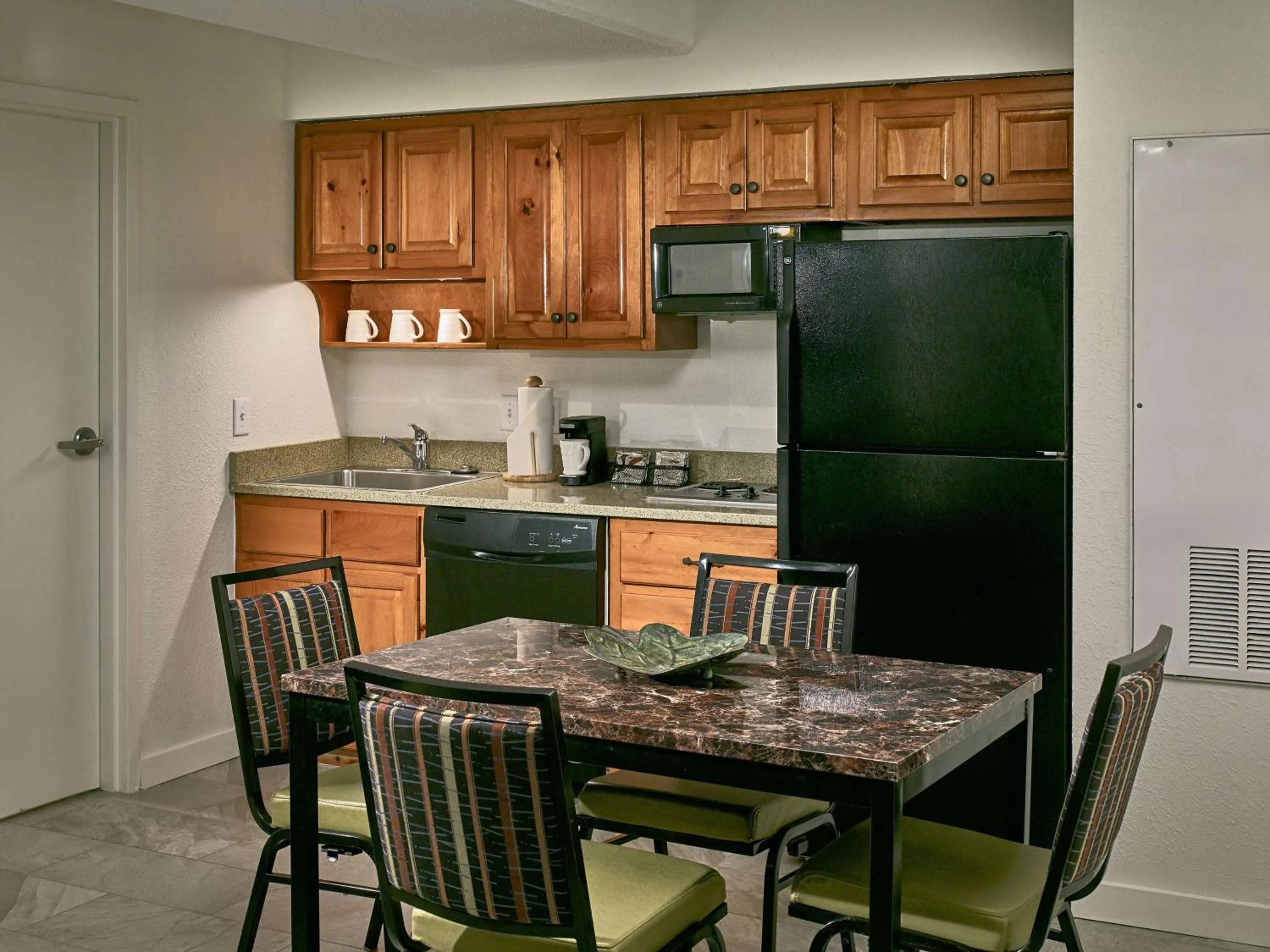 Kitchen or kitchenette in Hampton Inn Gatlinburg