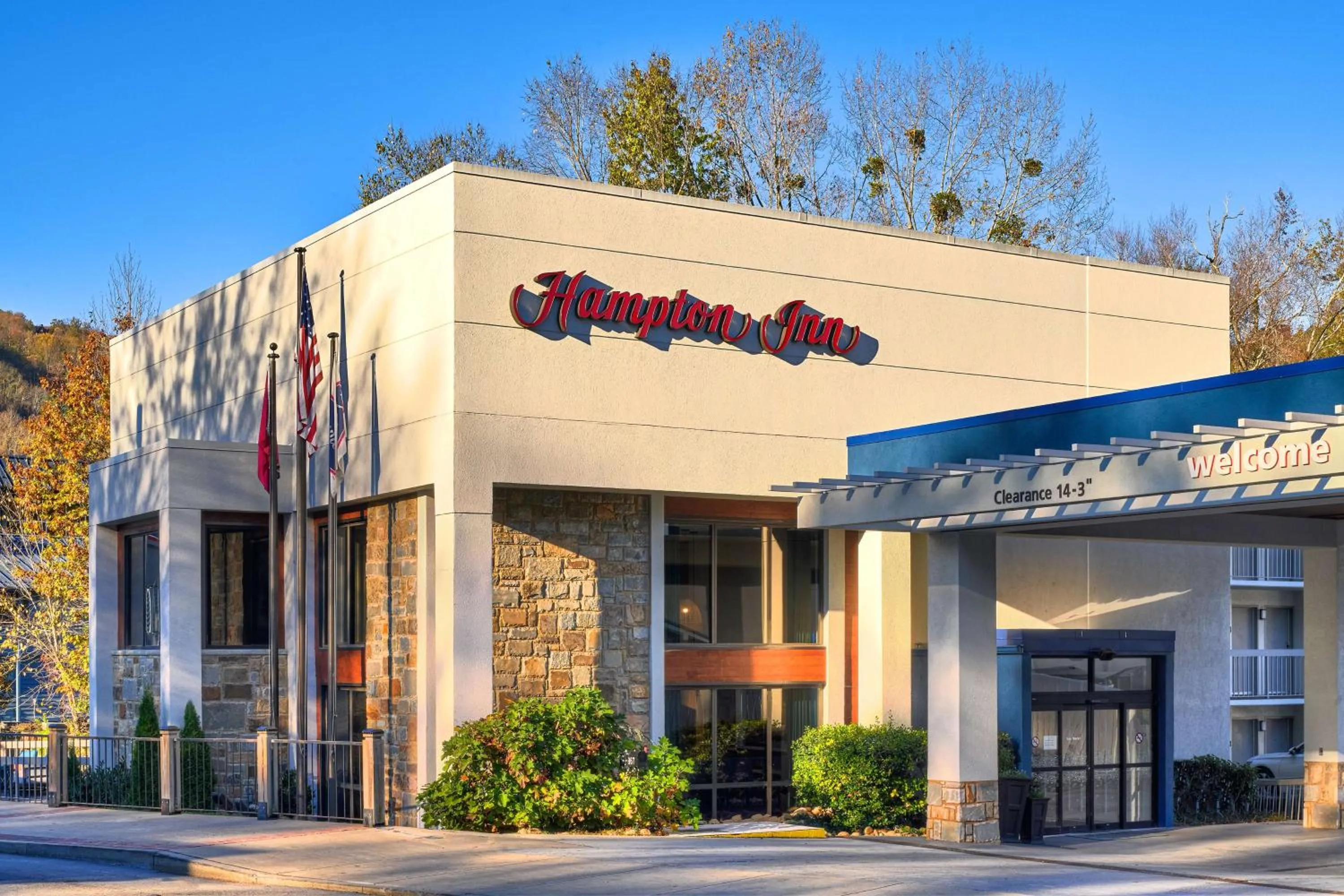 Property building in Hampton Inn Gatlinburg