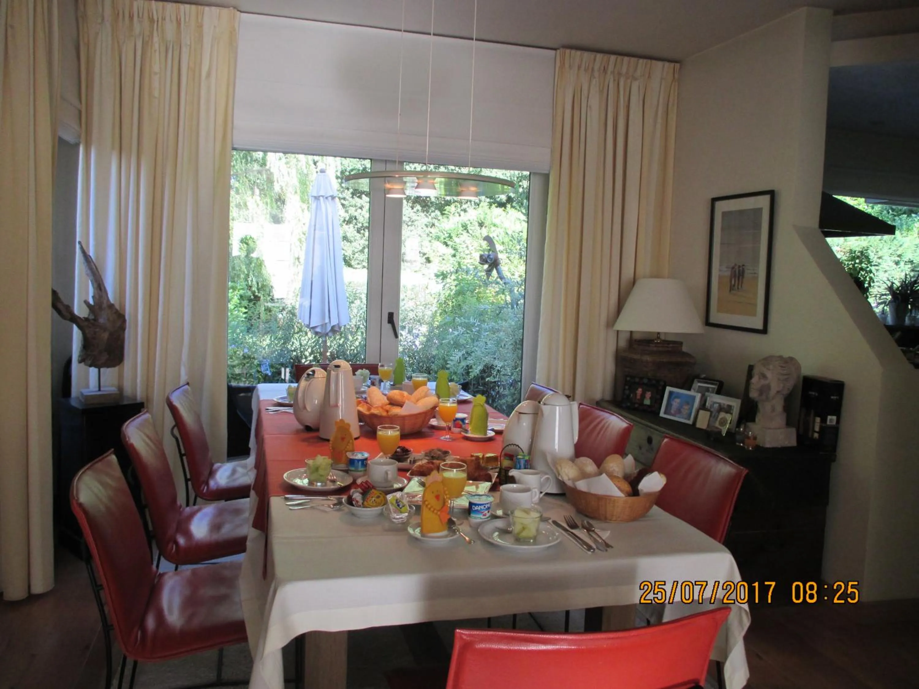 Breakfast in B&B Roseland