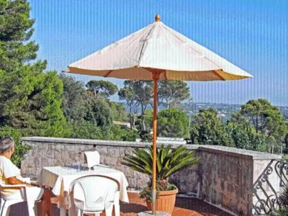 People in Hotel La Silvana