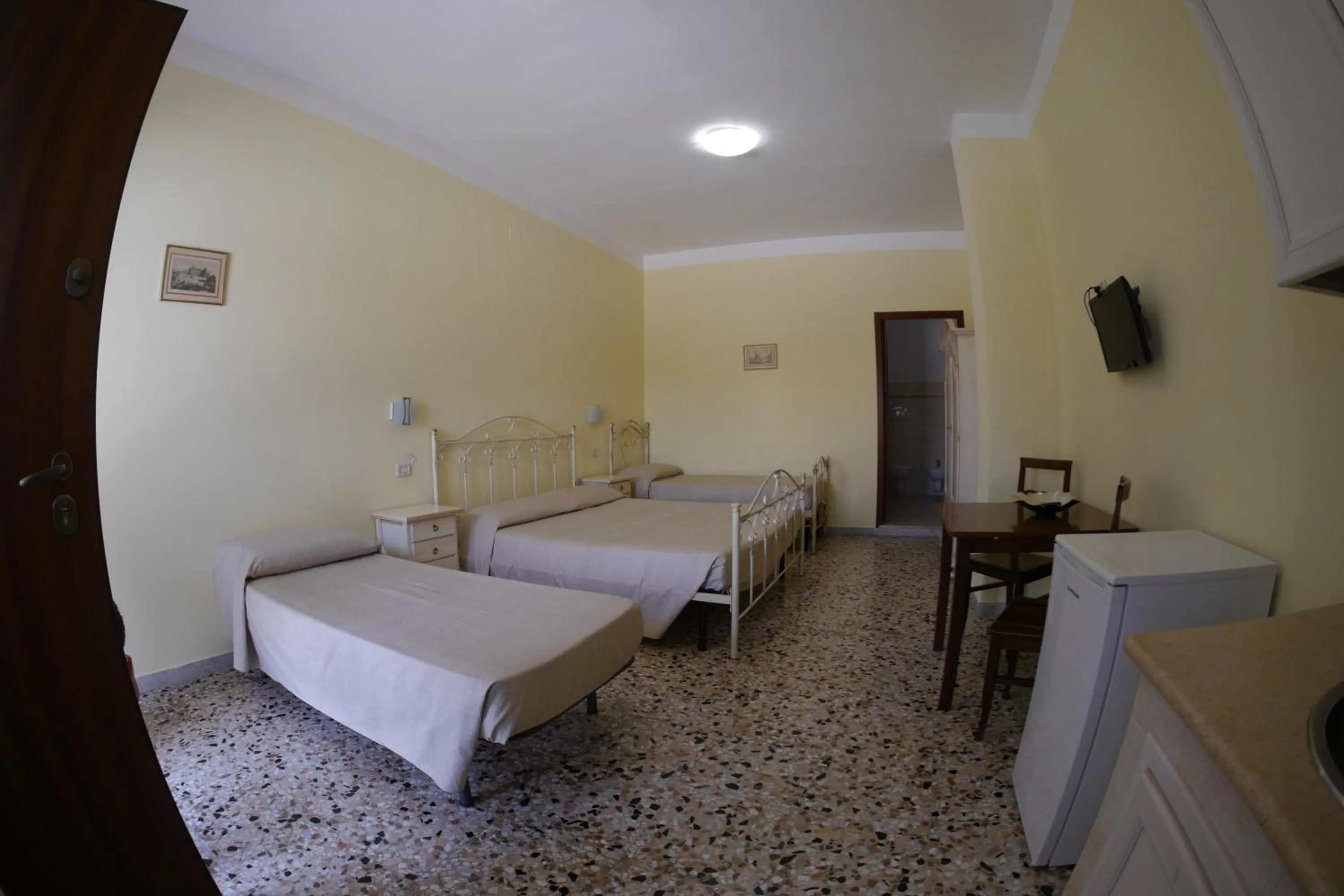 Photo of the whole room, Bed in Masseria Lama D'impisa