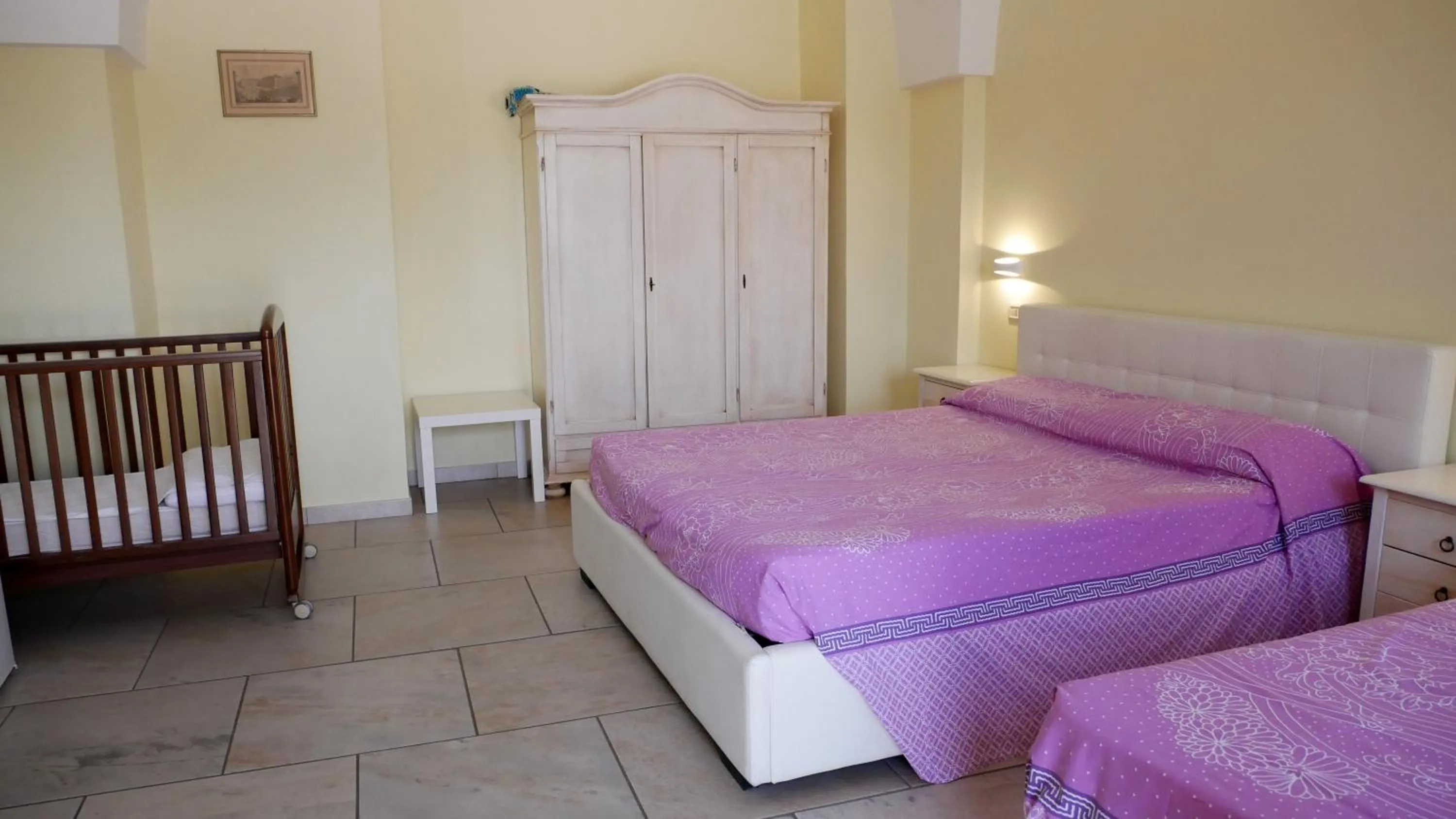 Photo of the whole room, Bed in Masseria Lama D'impisa