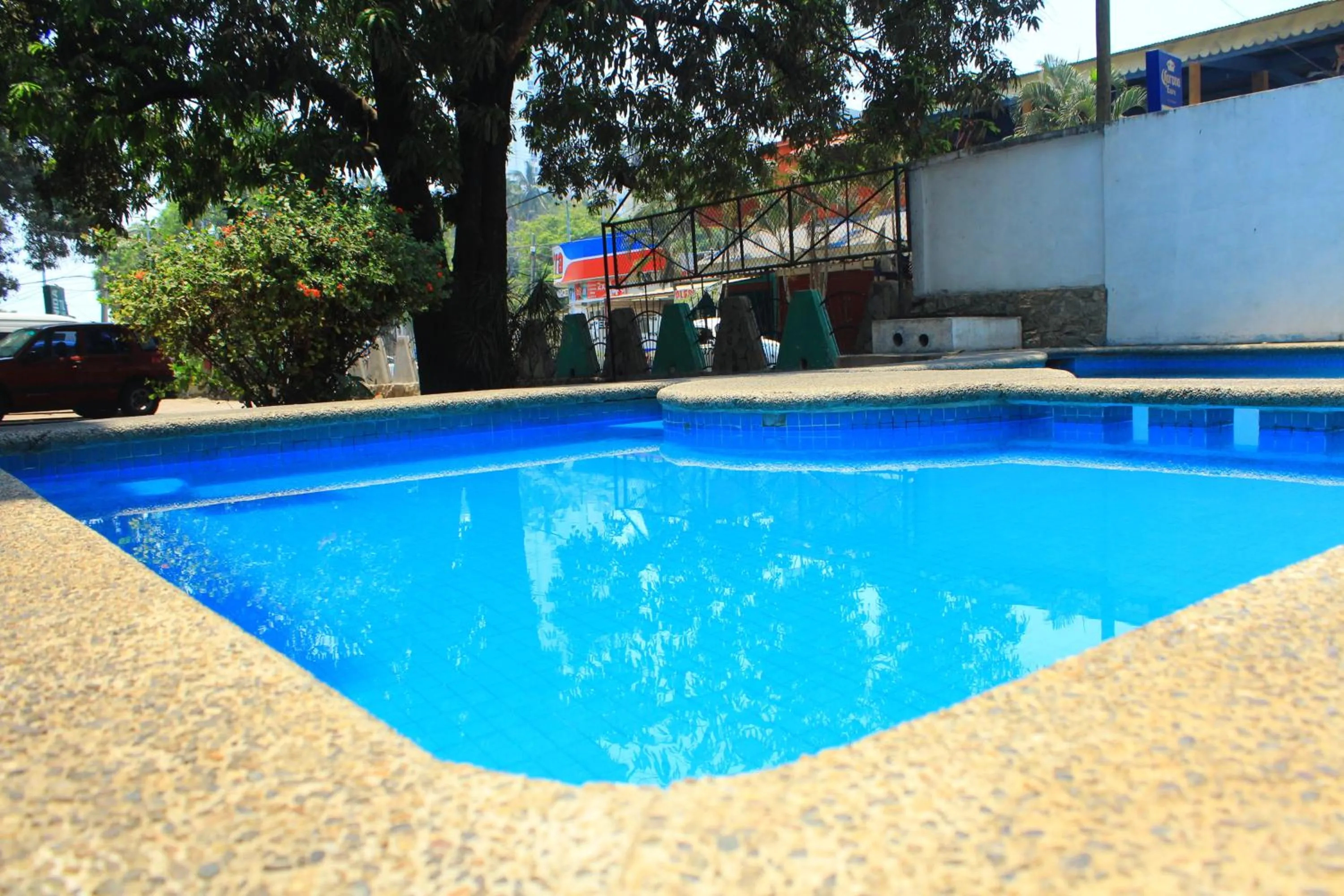 Swimming pool in Hotel Avenida