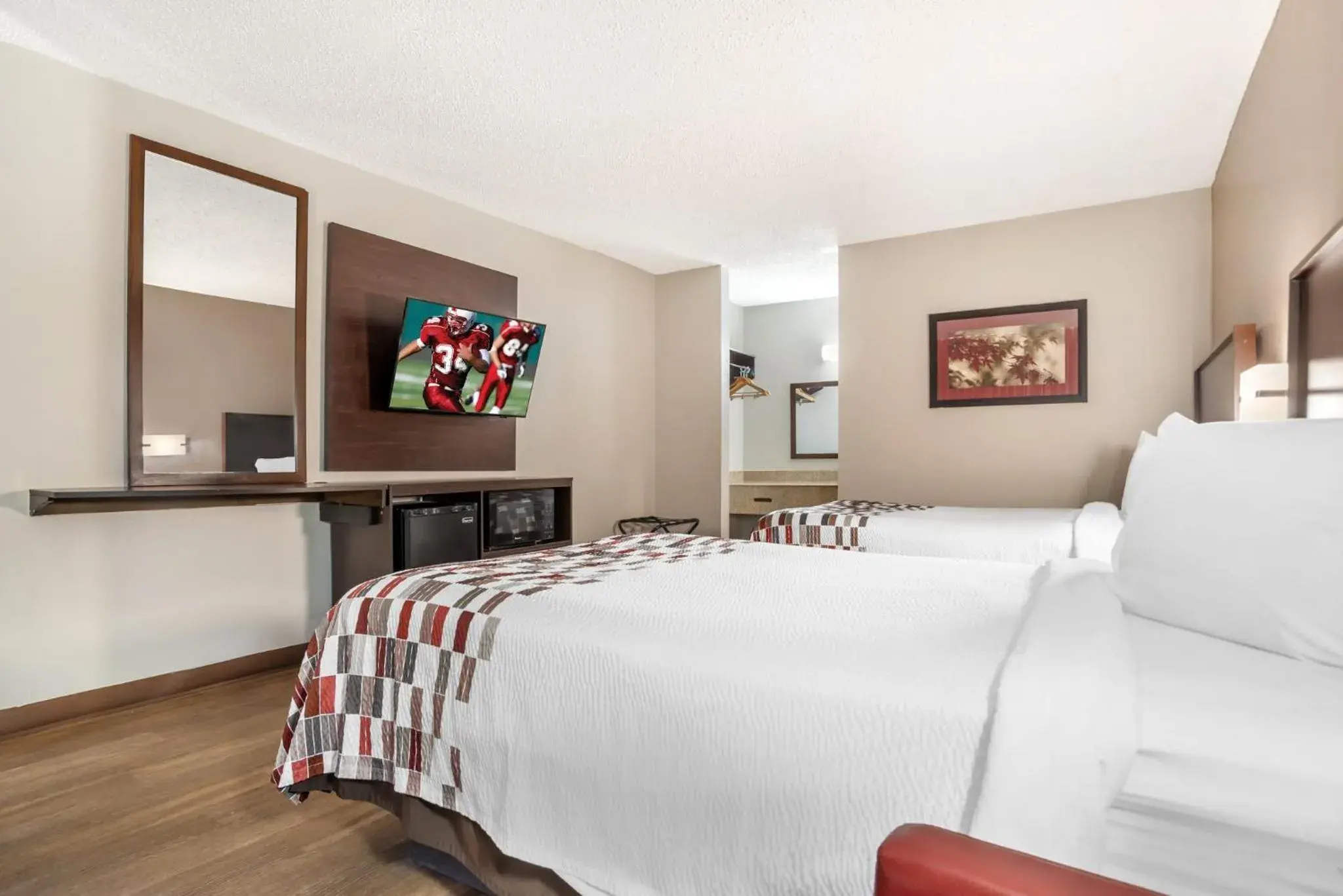 Photo of the whole room, Bed in Red Roof Inn Montgomery - Midtown Photo of the whole room, Bed in Red Roof Inn Montgomery - Midtown