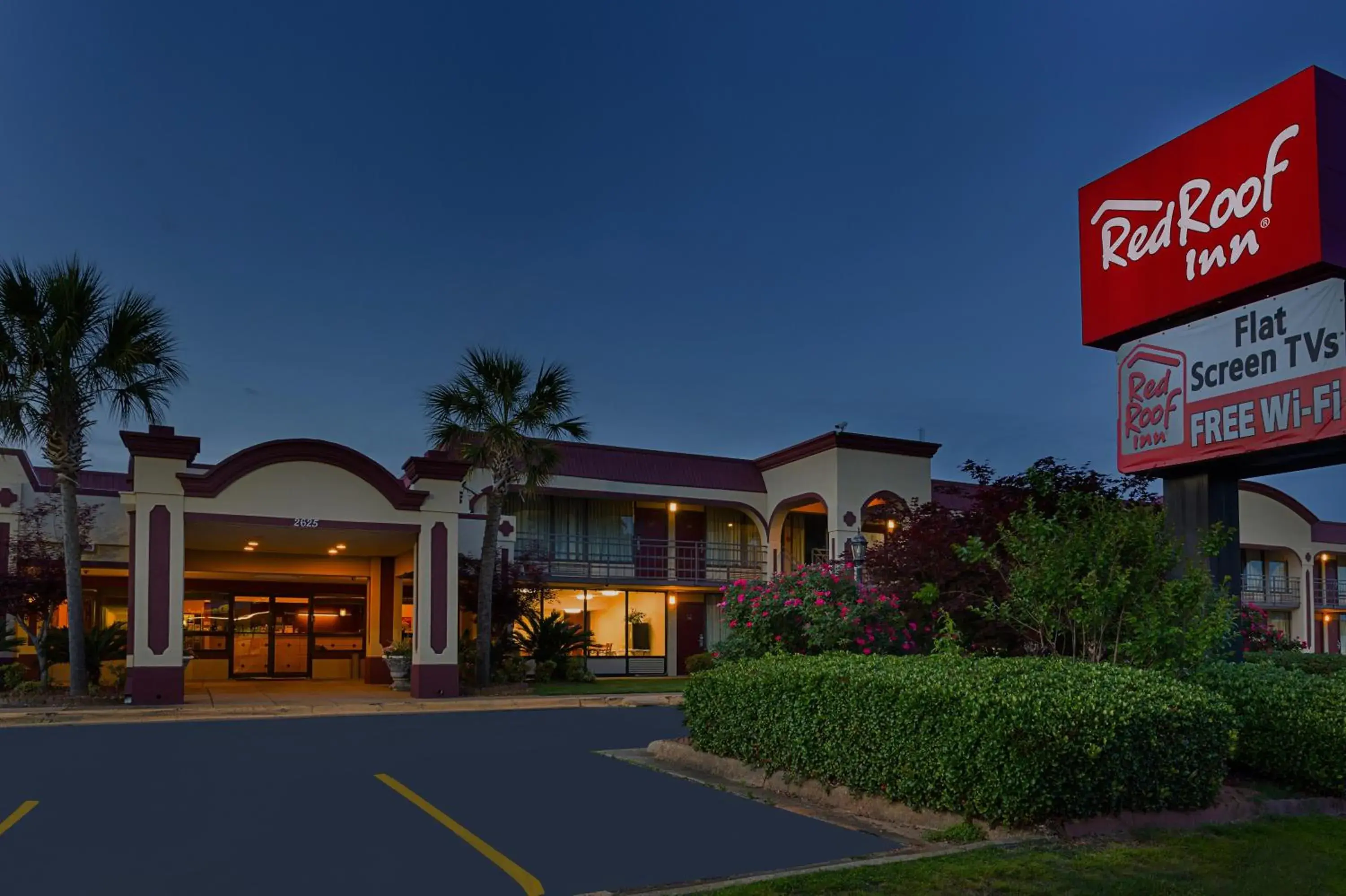 Property building, Property Logo/Sign in Red Roof Inn Montgomery - Midtown