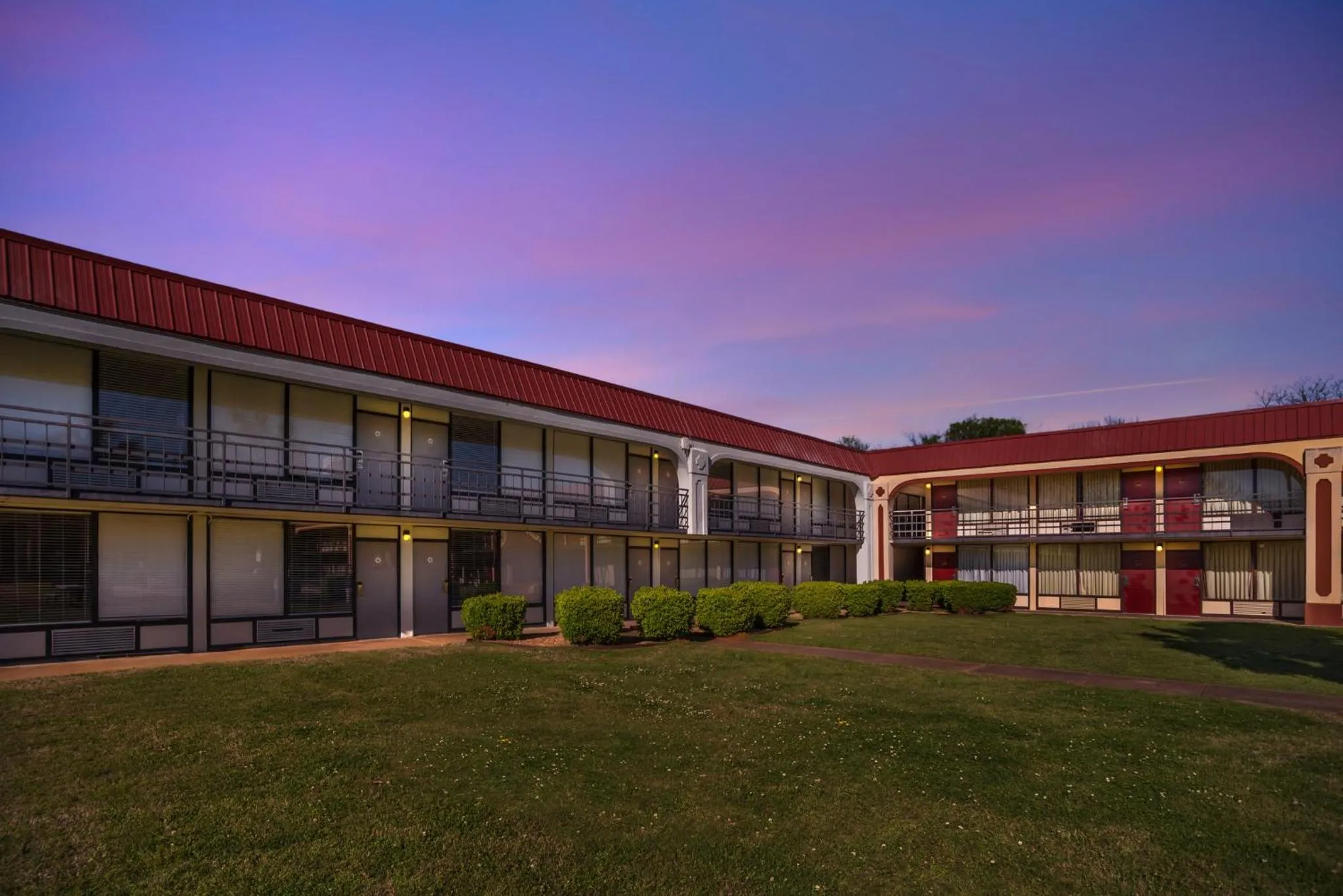 Facade/entrance in Red Roof Inn Montgomery - Midtown
