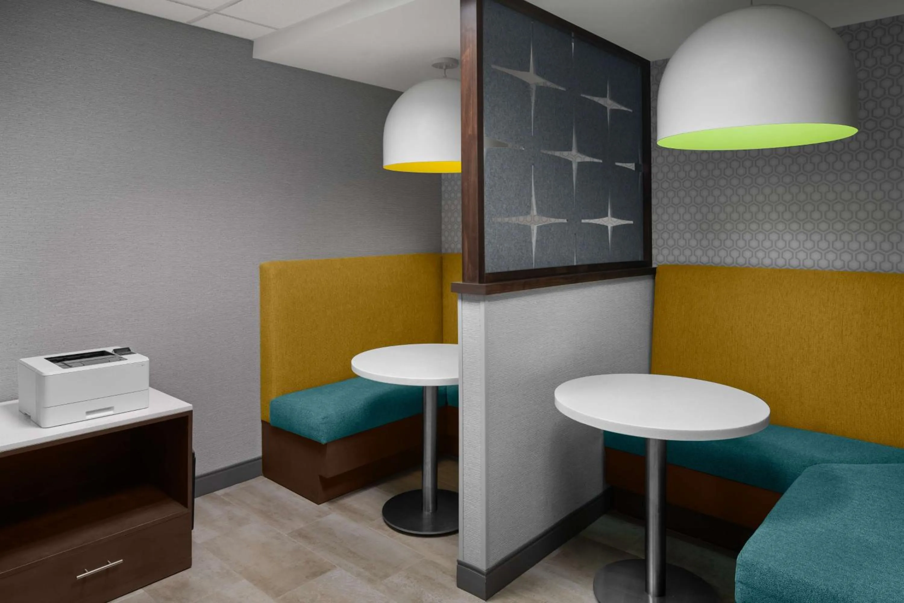 Lobby or reception in Hampton Inn & Suites Grand Rapids-Airport 28th St