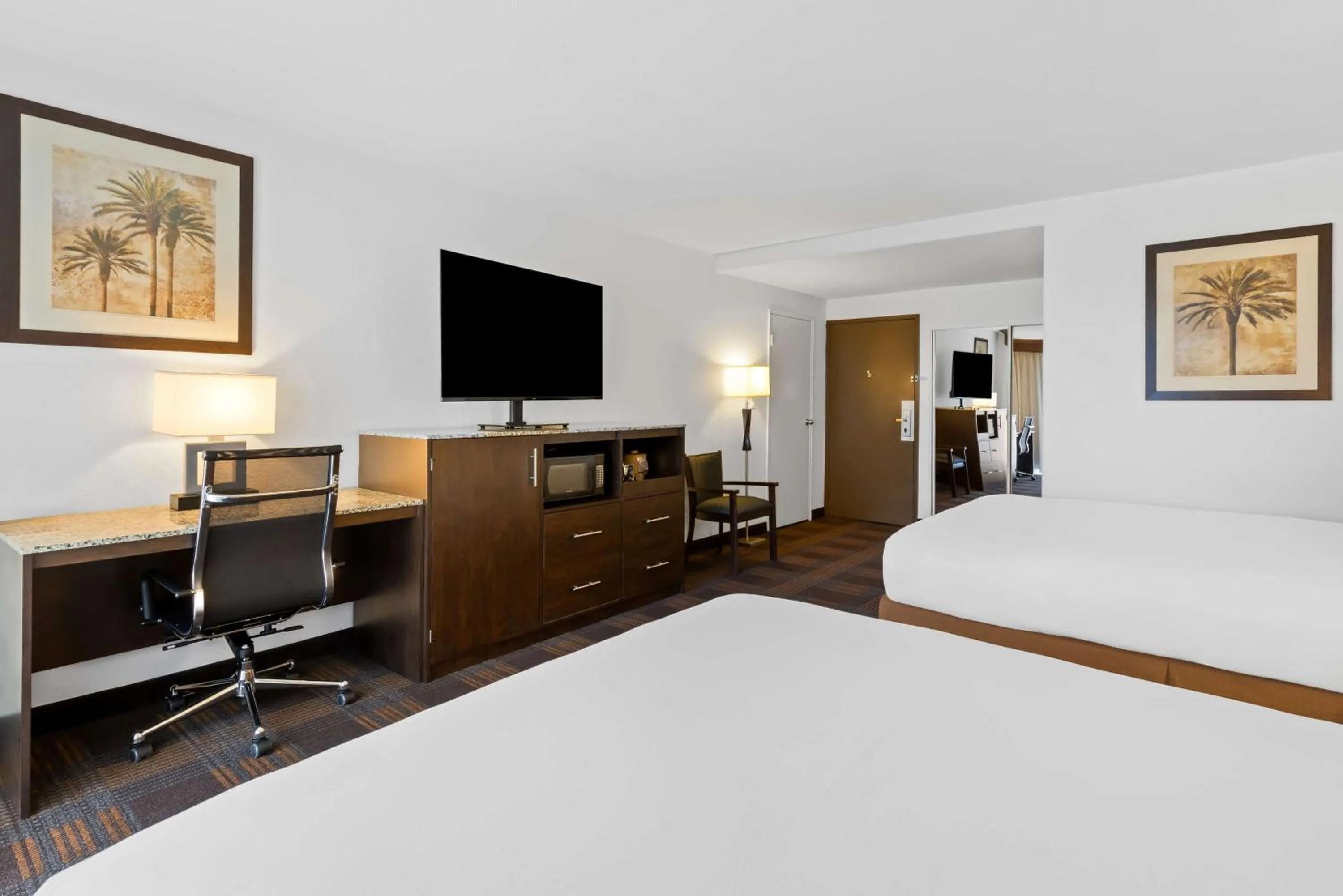 Bedroom, Bed in Best Western Date Tree Hotel