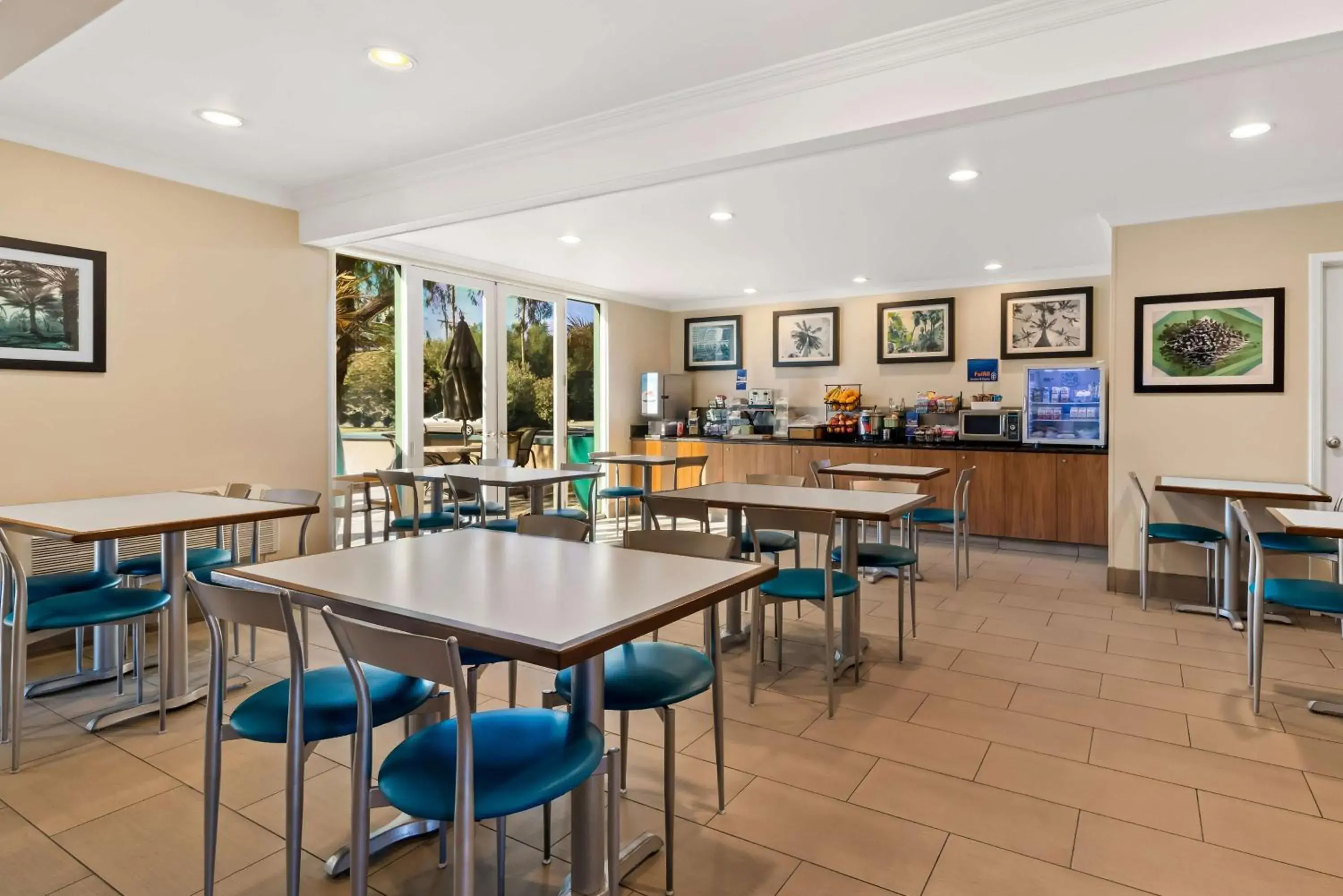 Breakfast in Best Western Date Tree Hotel Breakfast in Best Western Date Tree Hotel