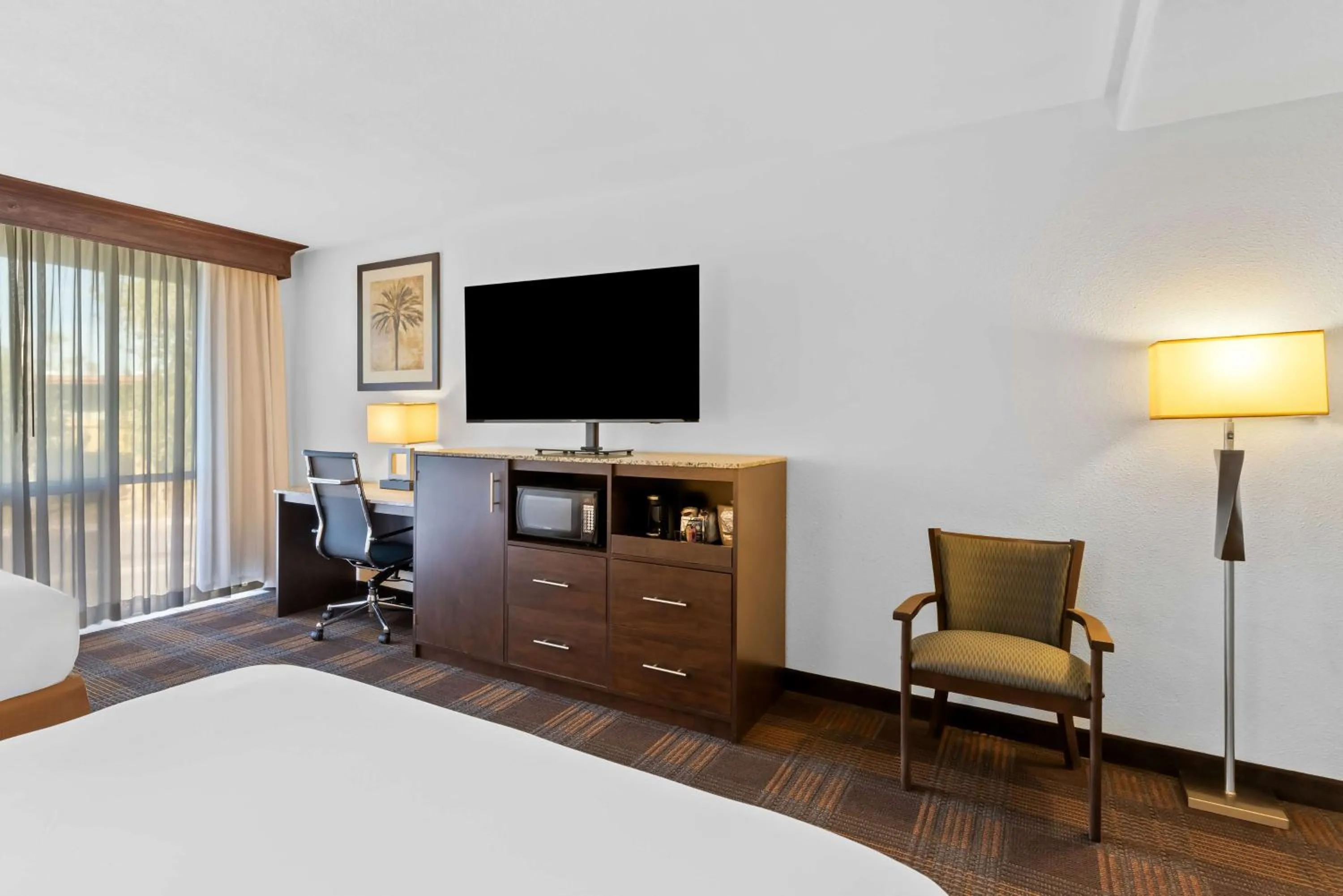 Bedroom, Bed in Best Western Date Tree Hotel