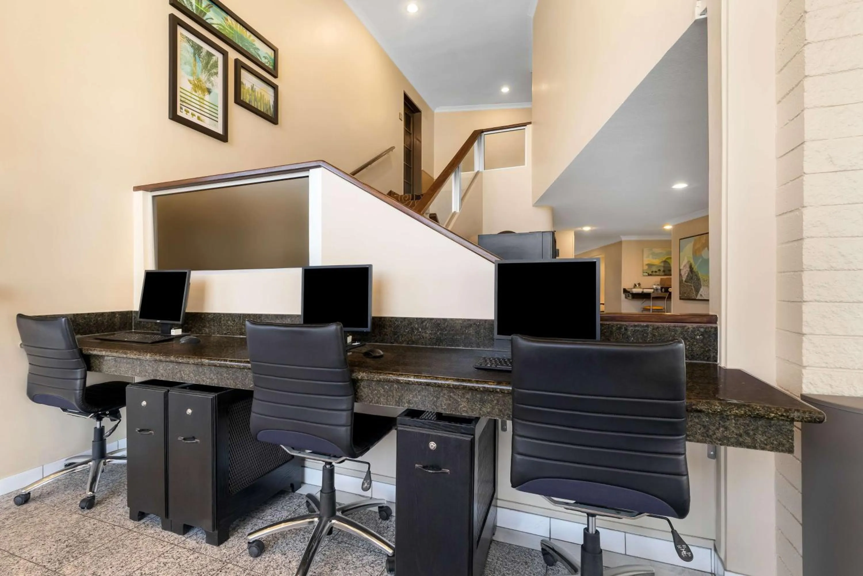 Business facilities in Best Western Date Tree Hotel