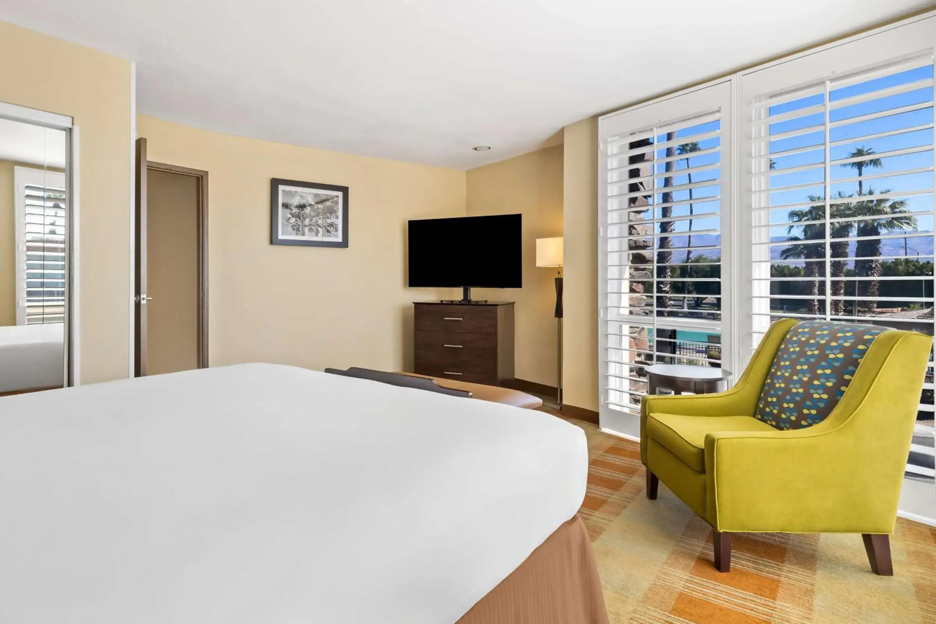 Photo of the whole room in Best Western Date Tree Hotel Photo of the whole room in Best Western Date Tree Hotel