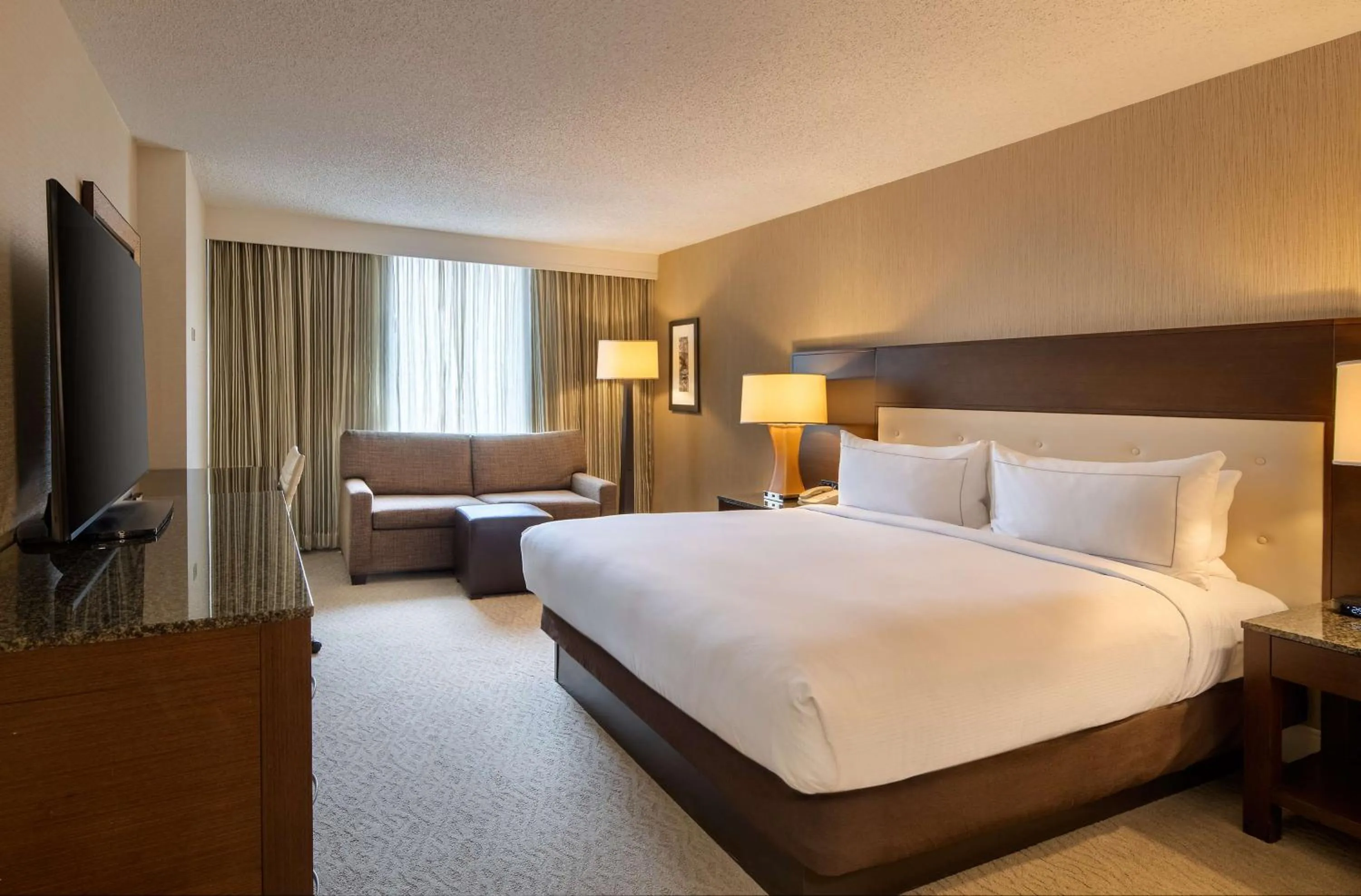 Bed in DoubleTree by Hilton Washington DC – Crystal City