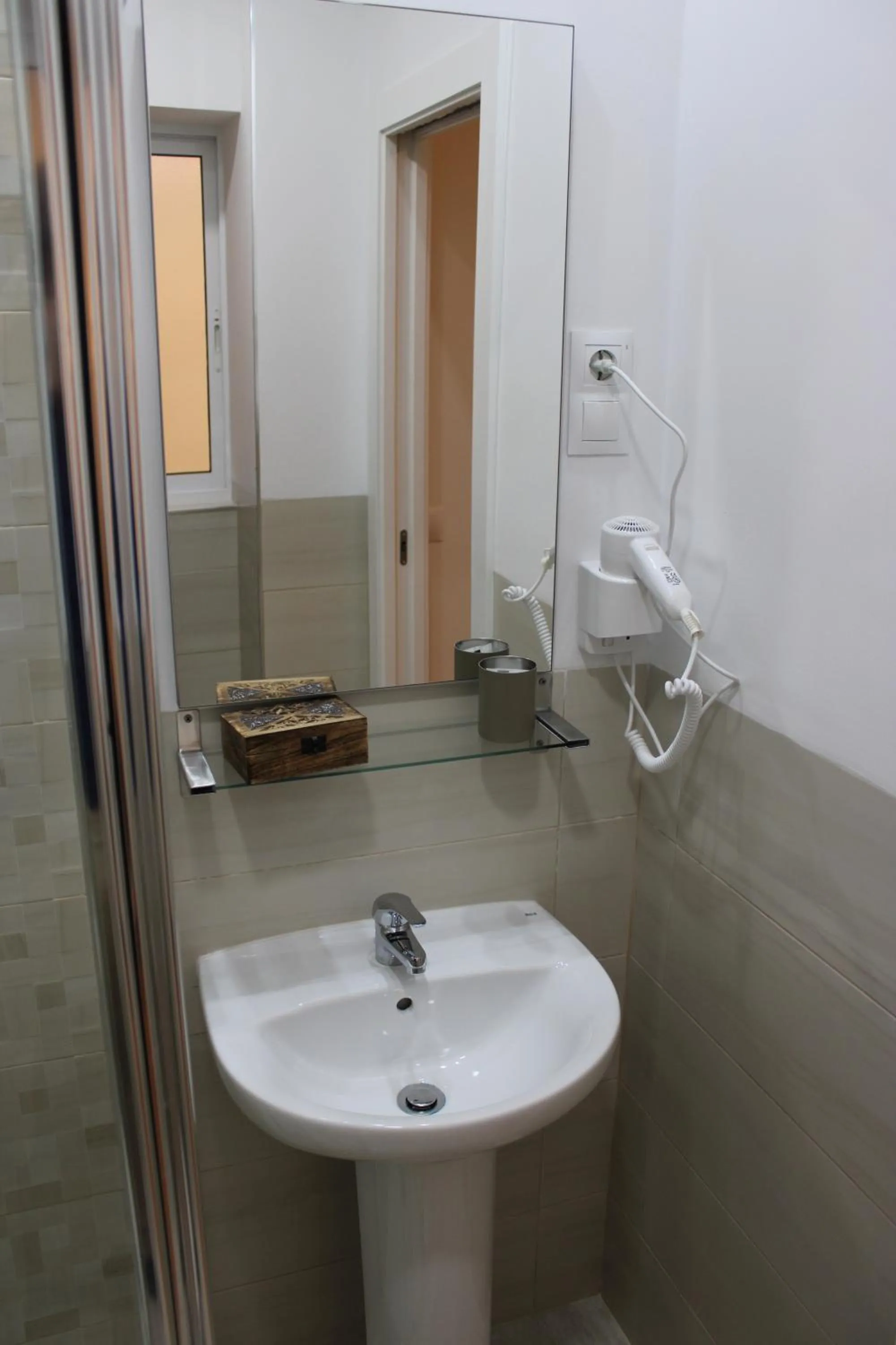 Bathroom in Fan Rooms Gálvez