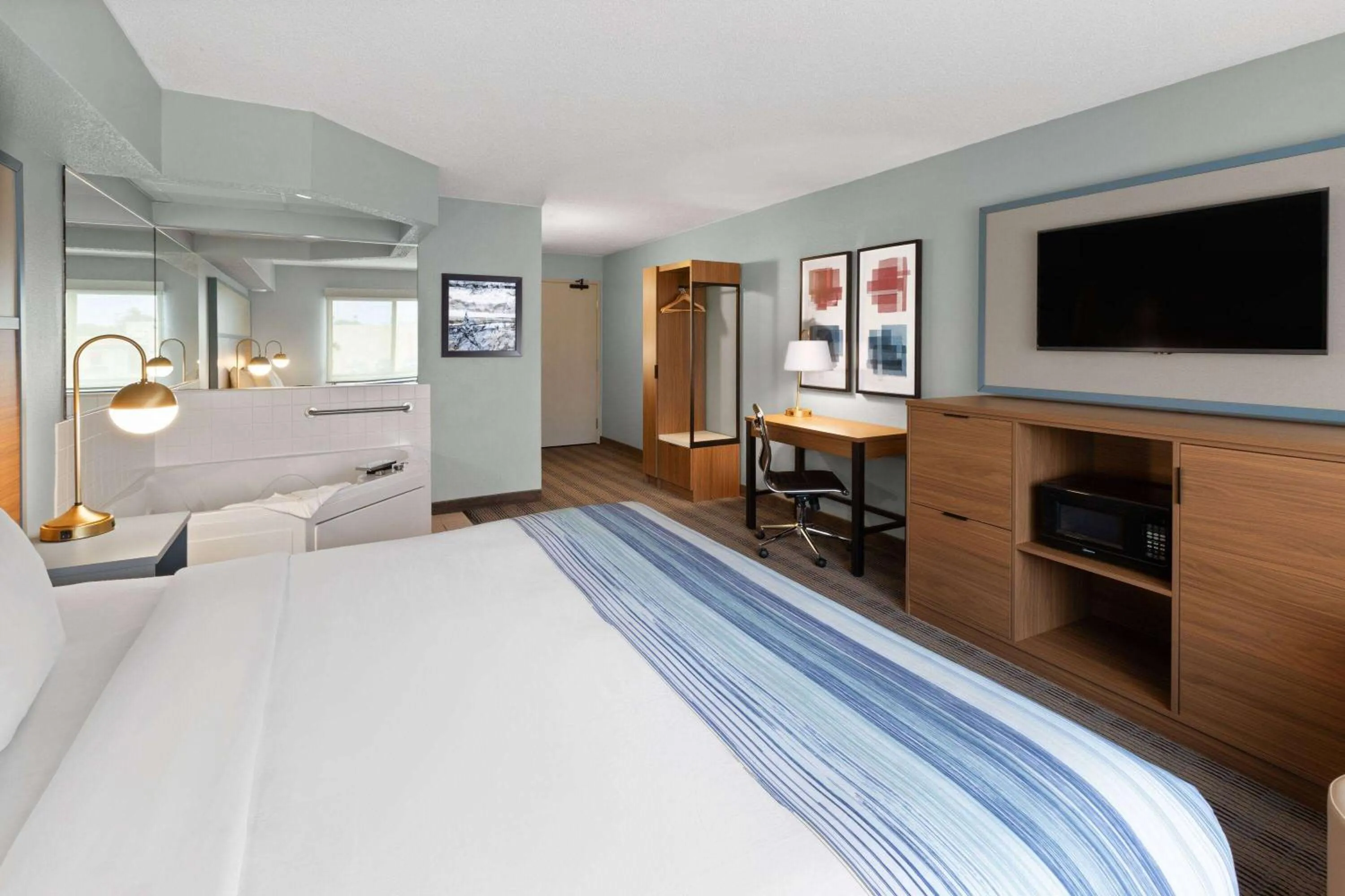 Photo of the whole room, Bed in AmericInn by Wyndham North Branch