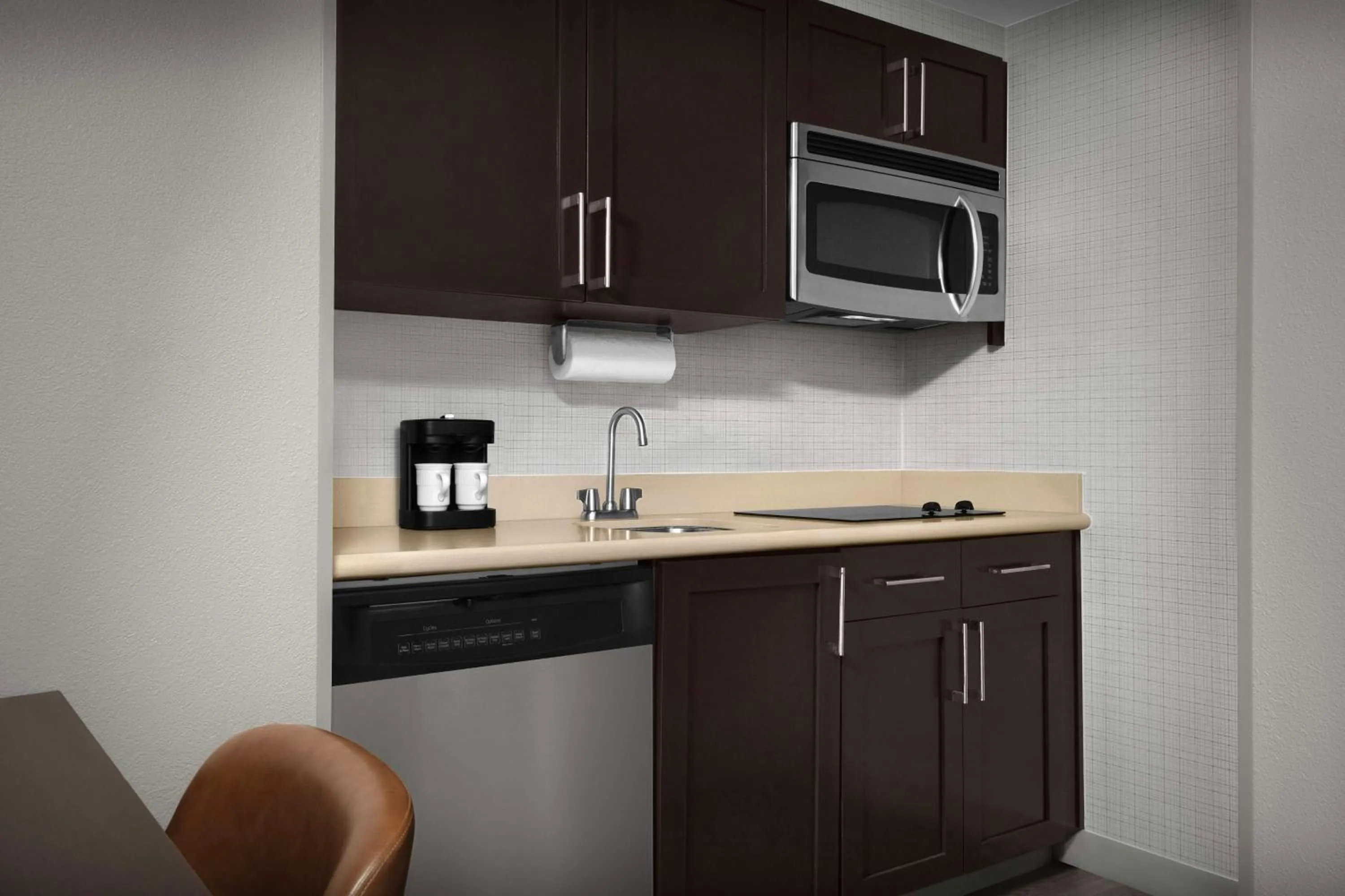 Kitchen or kitchenette in Homewood Suites by Hilton Orlando Airport