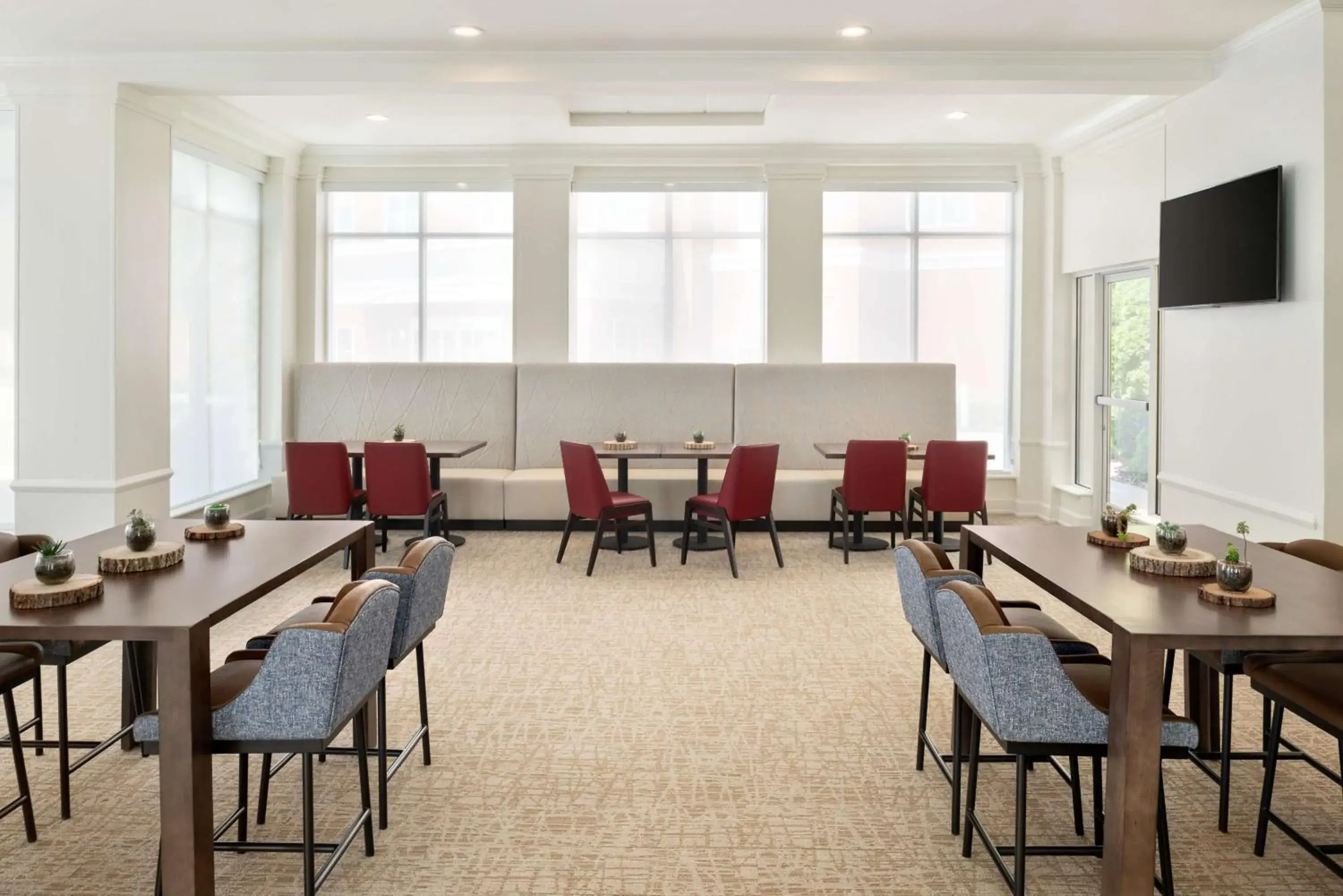 Lobby or reception in Hilton Garden Inn Fort Wayne Lobby or reception in Hilton Garden Inn Fort Wayne