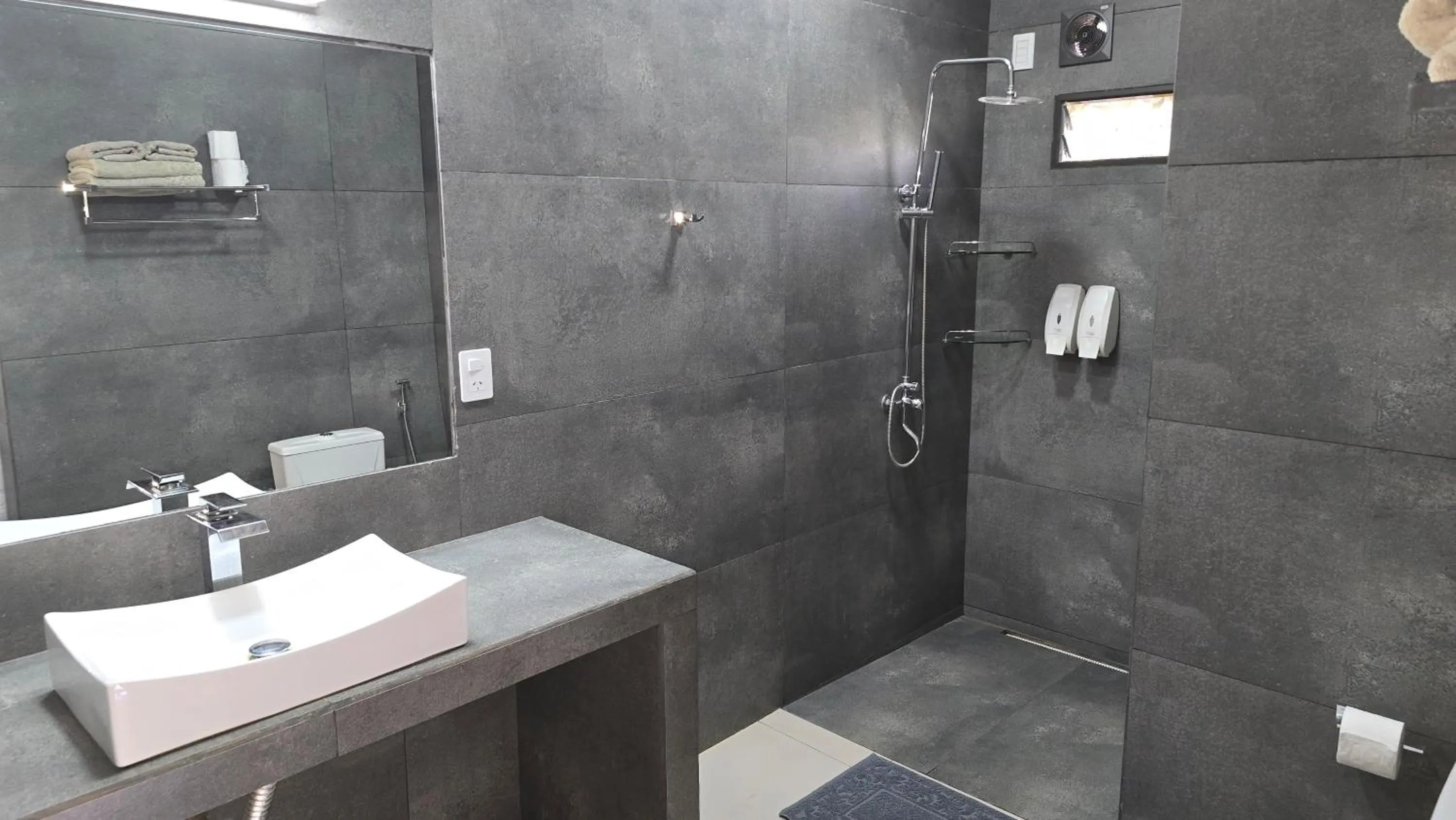 Shower in Posada 21 Oranges