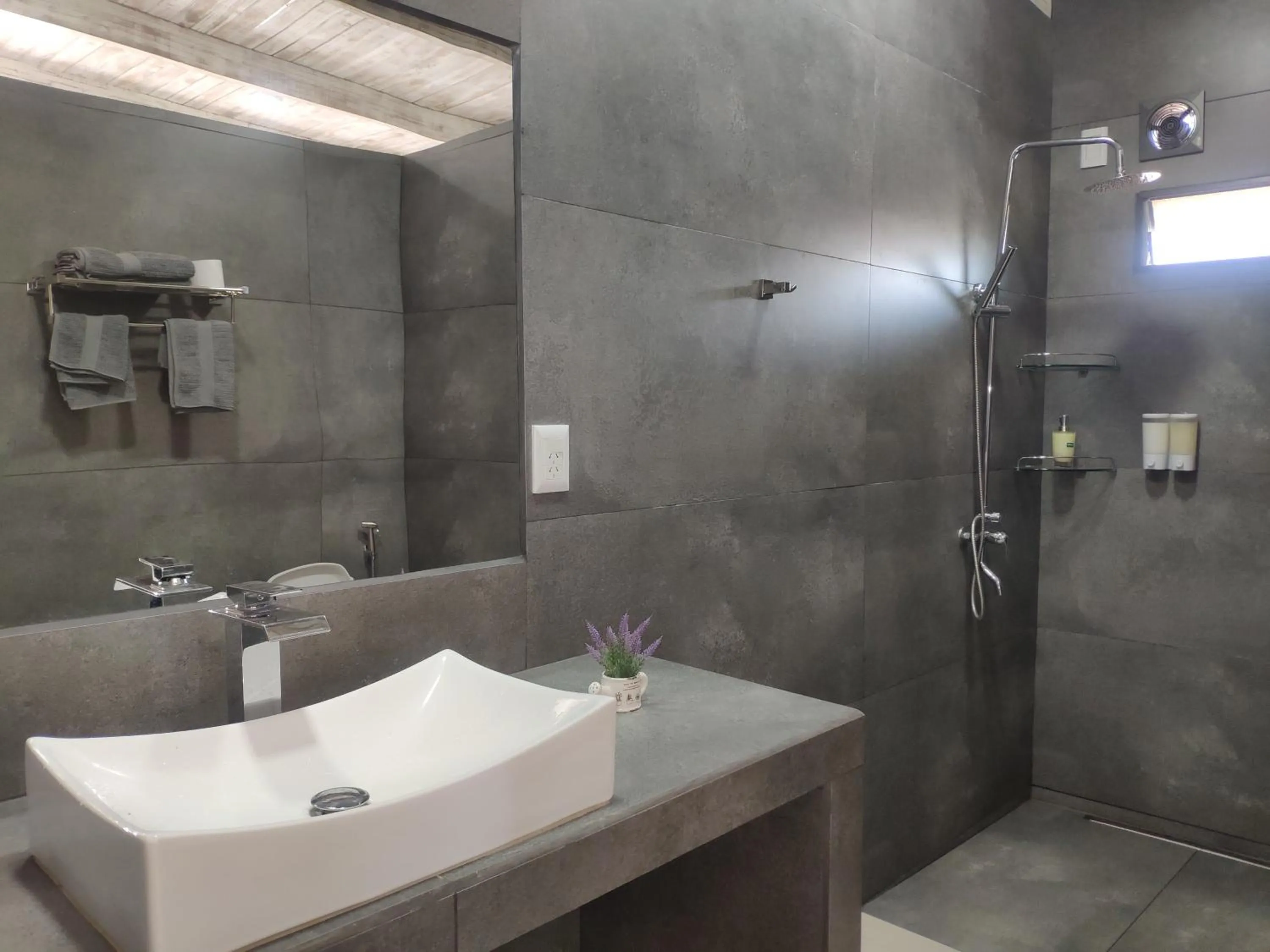 Shower in Posada 21 Oranges