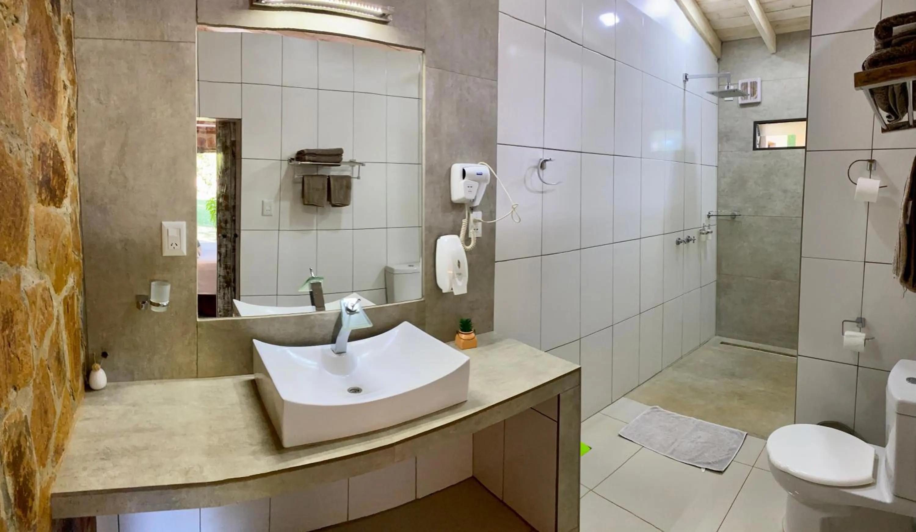 Shower in Posada 21 Oranges