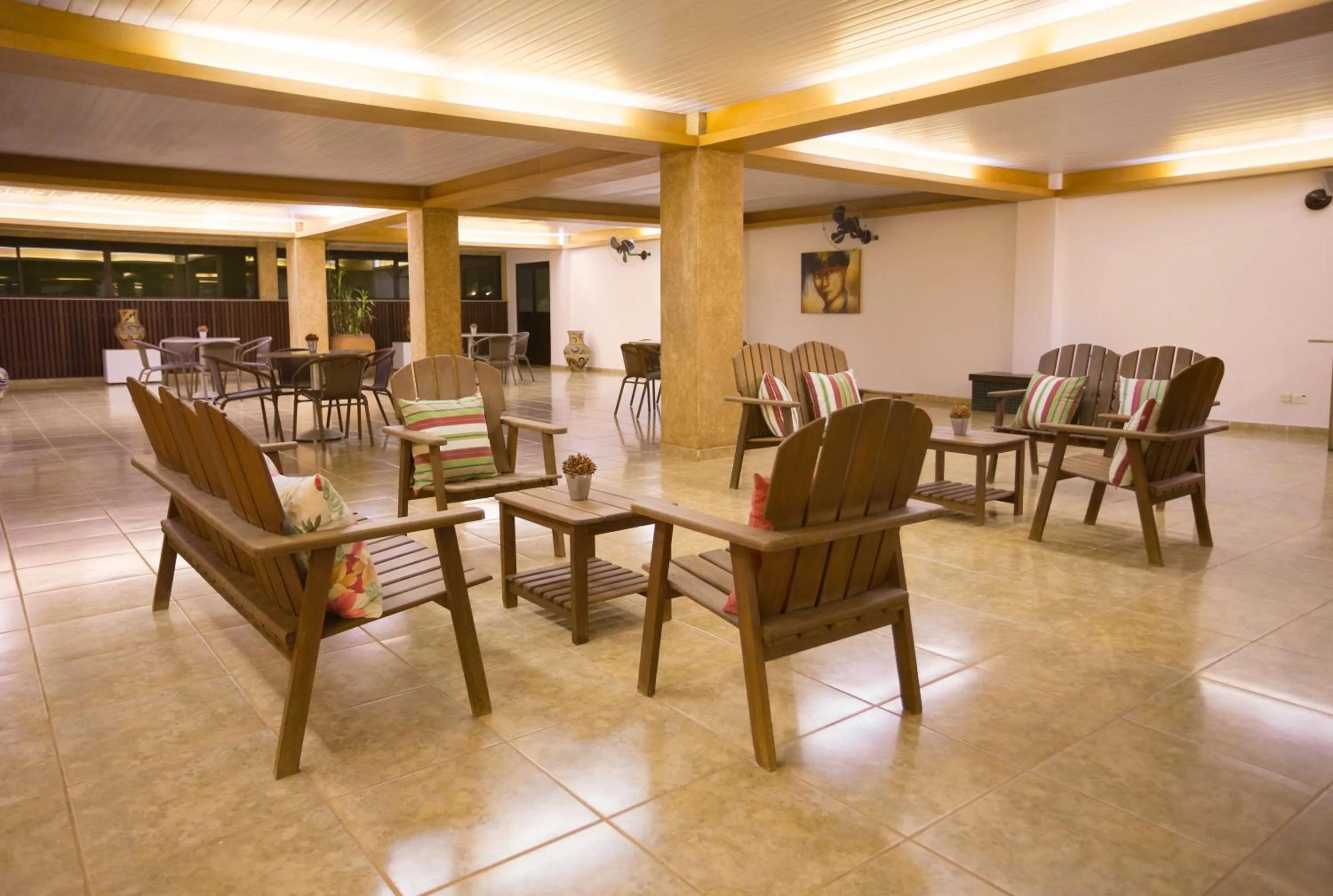 Entertainment in Wetiga Hotel