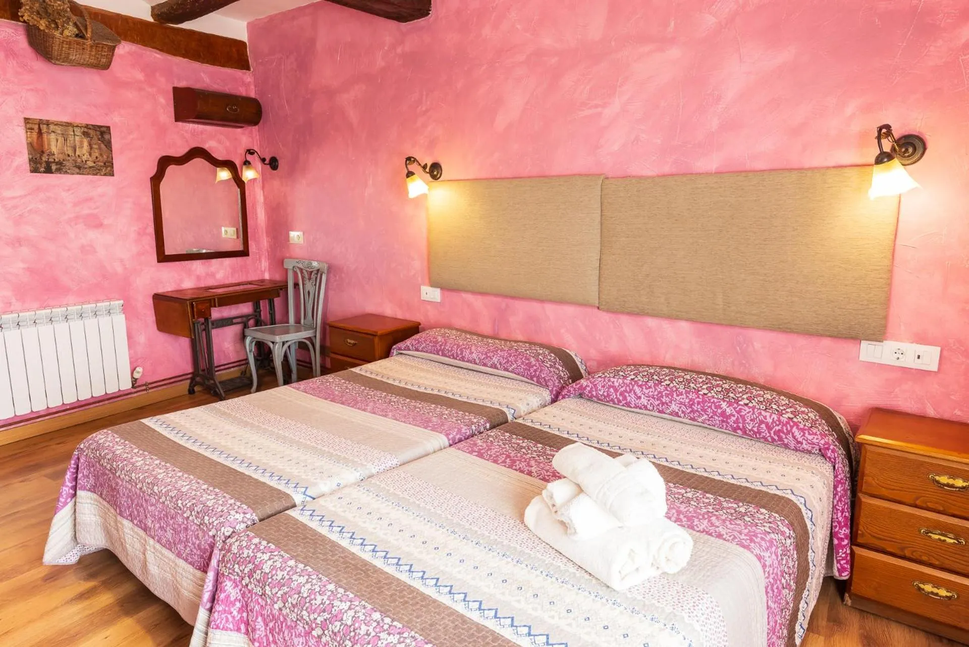 Photo of the whole room, Bed in Agroturismo "La Bardena Blanca II"