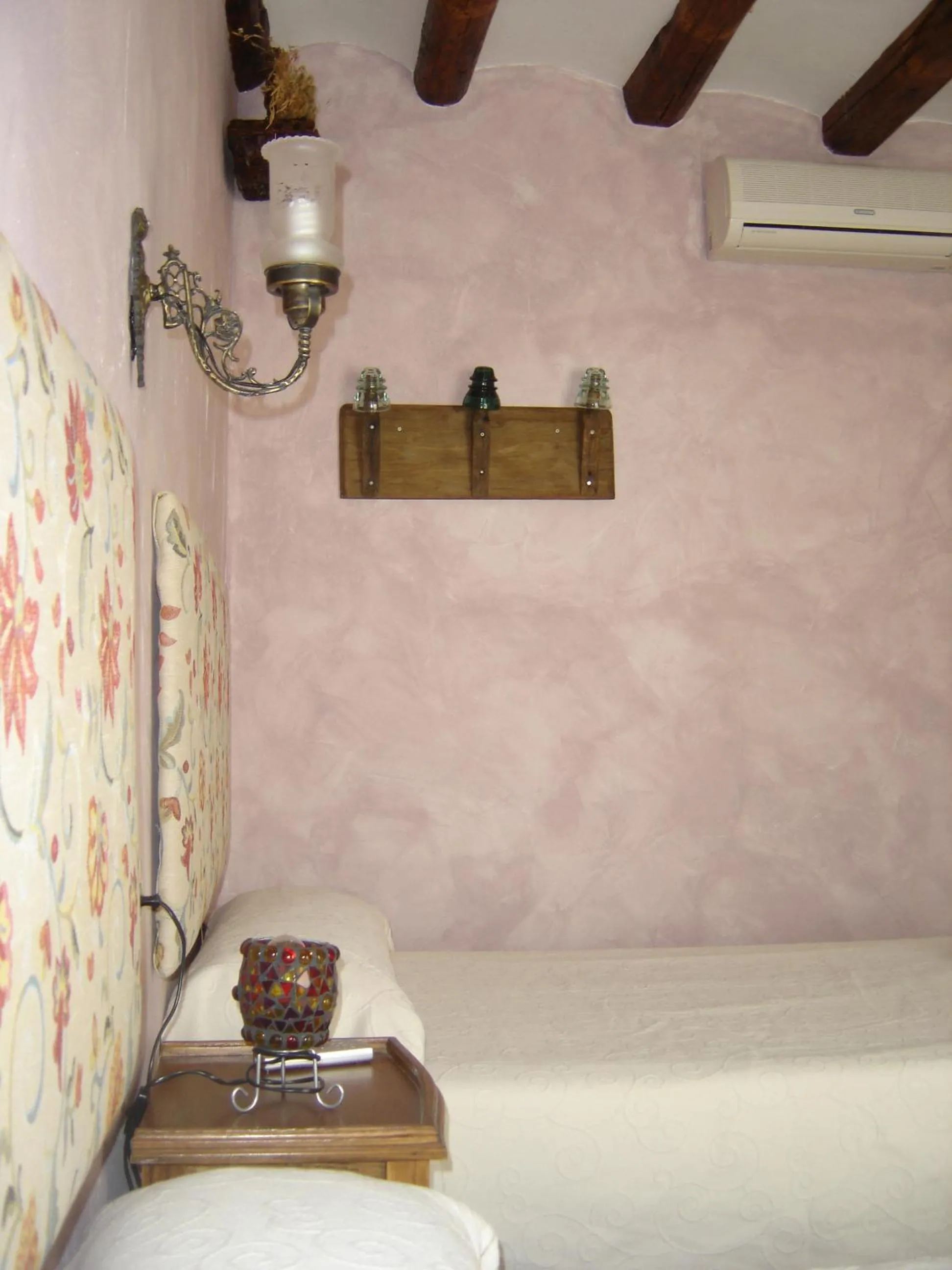 Photo of the whole room, Bed in Agroturismo "La Bardena Blanca II"