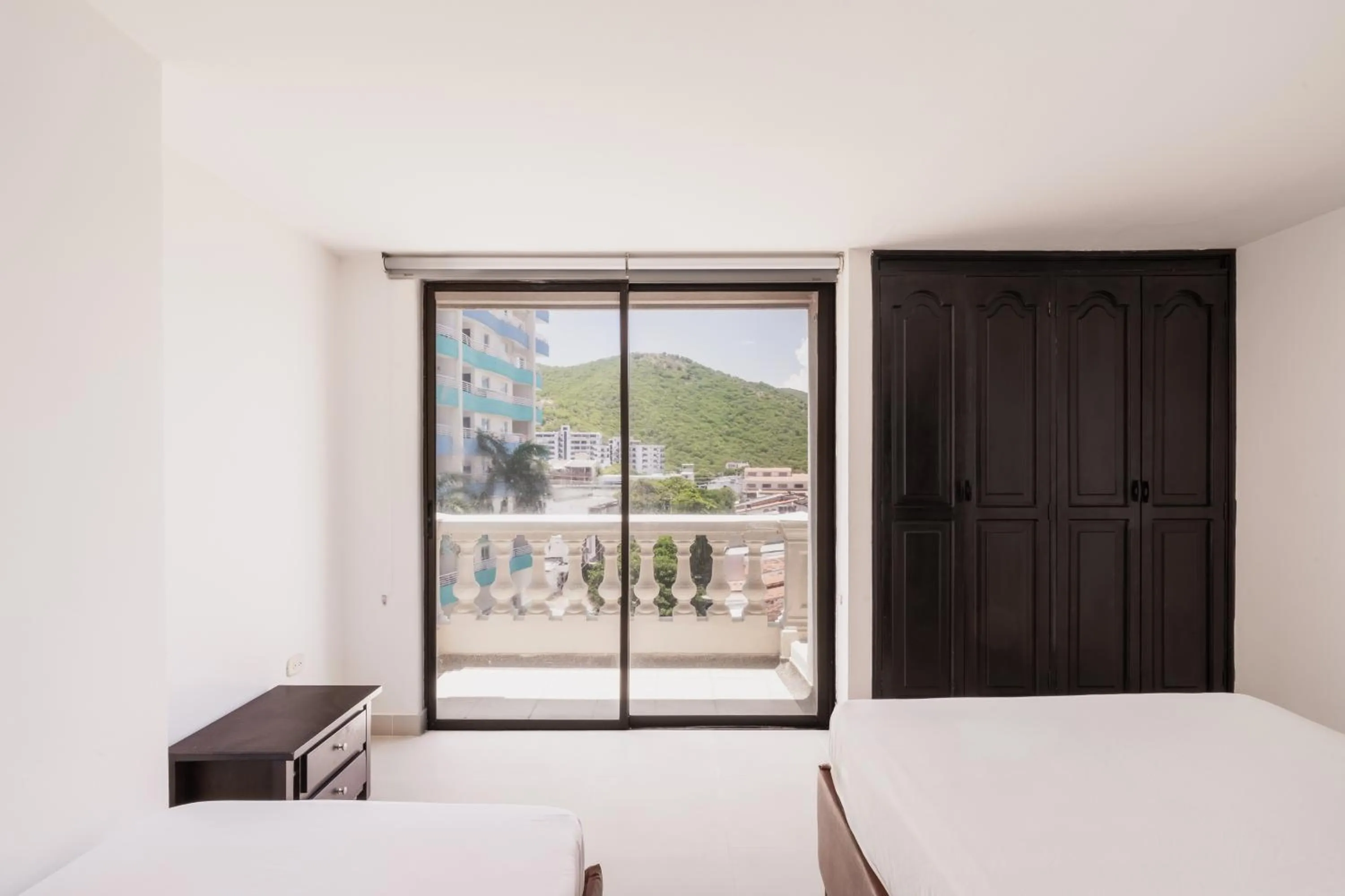 Balcony/Terrace, Bed in Aparta Hotel Roca Marina