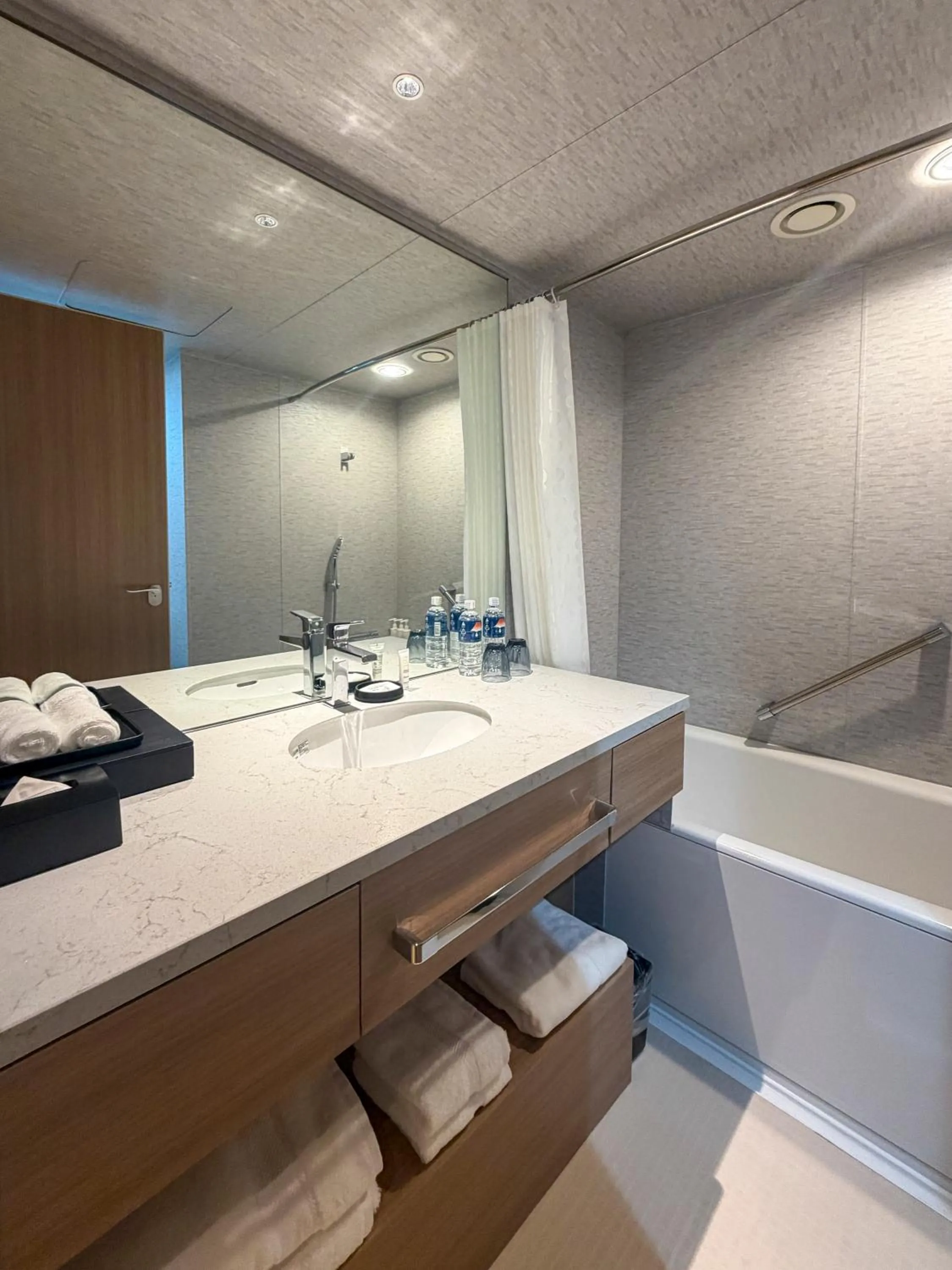 Bathroom in Kobe Marriott Hotel