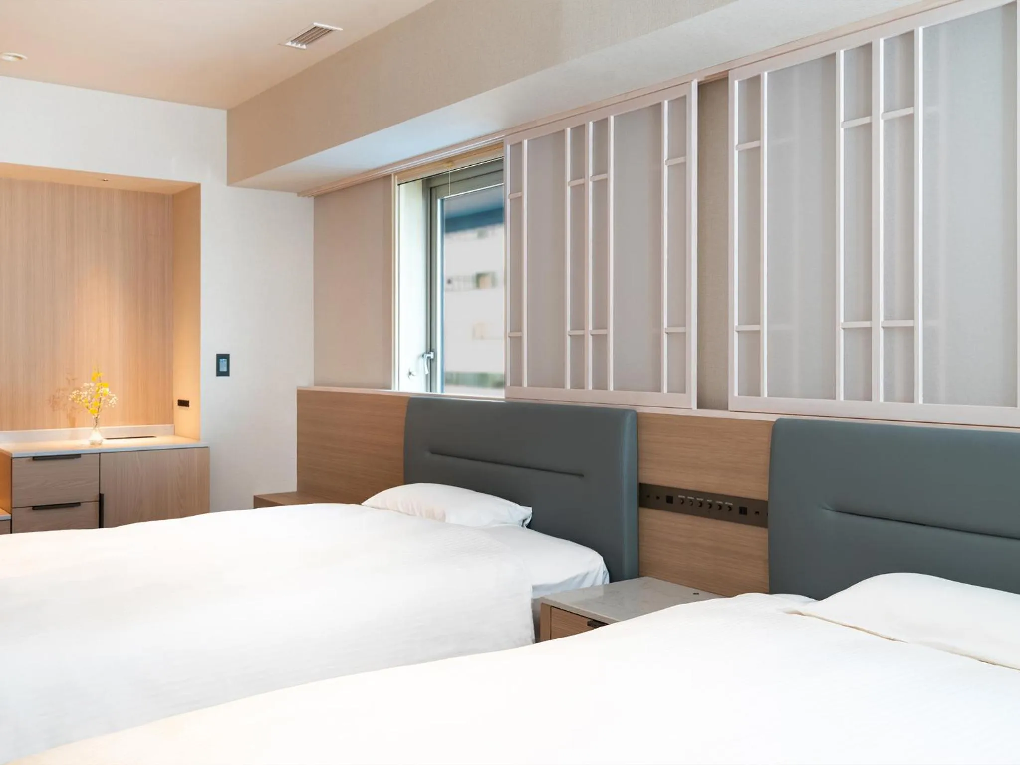 Bed in Kobe Marriott Hotel