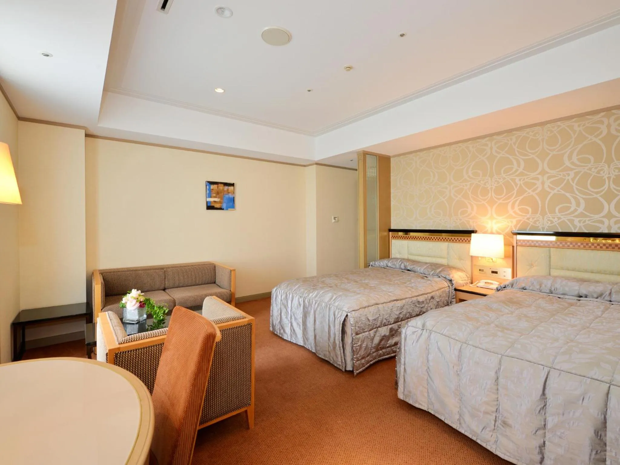 Photo of the whole room, Bed in Hotel Crown Palais Kobe