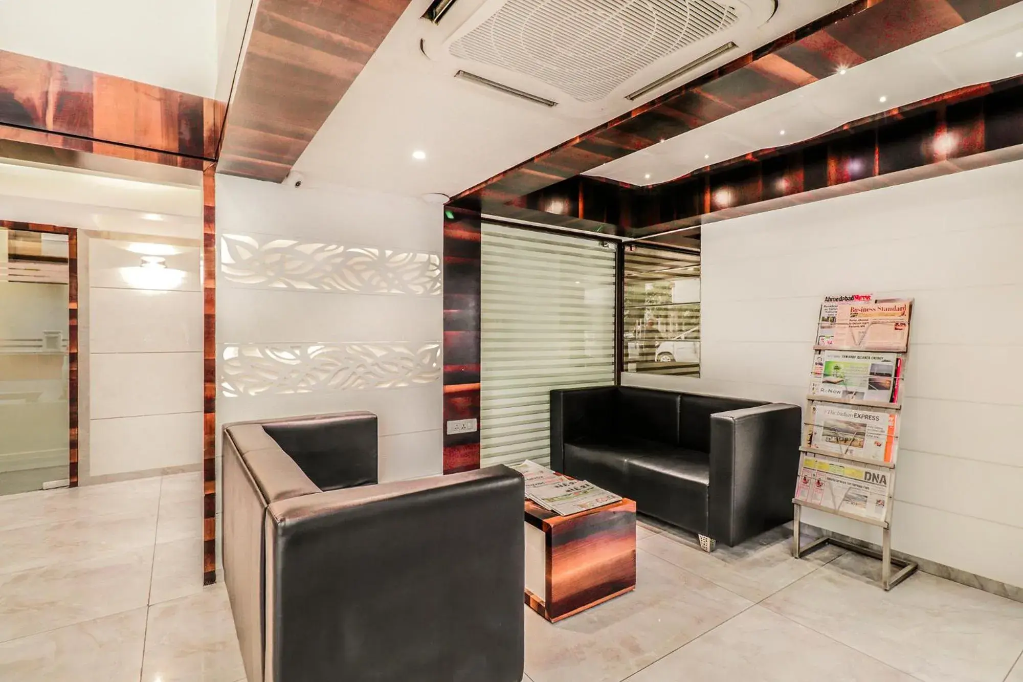 Lobby or reception in Hotel Summit Lobby or reception in Hotel Summit