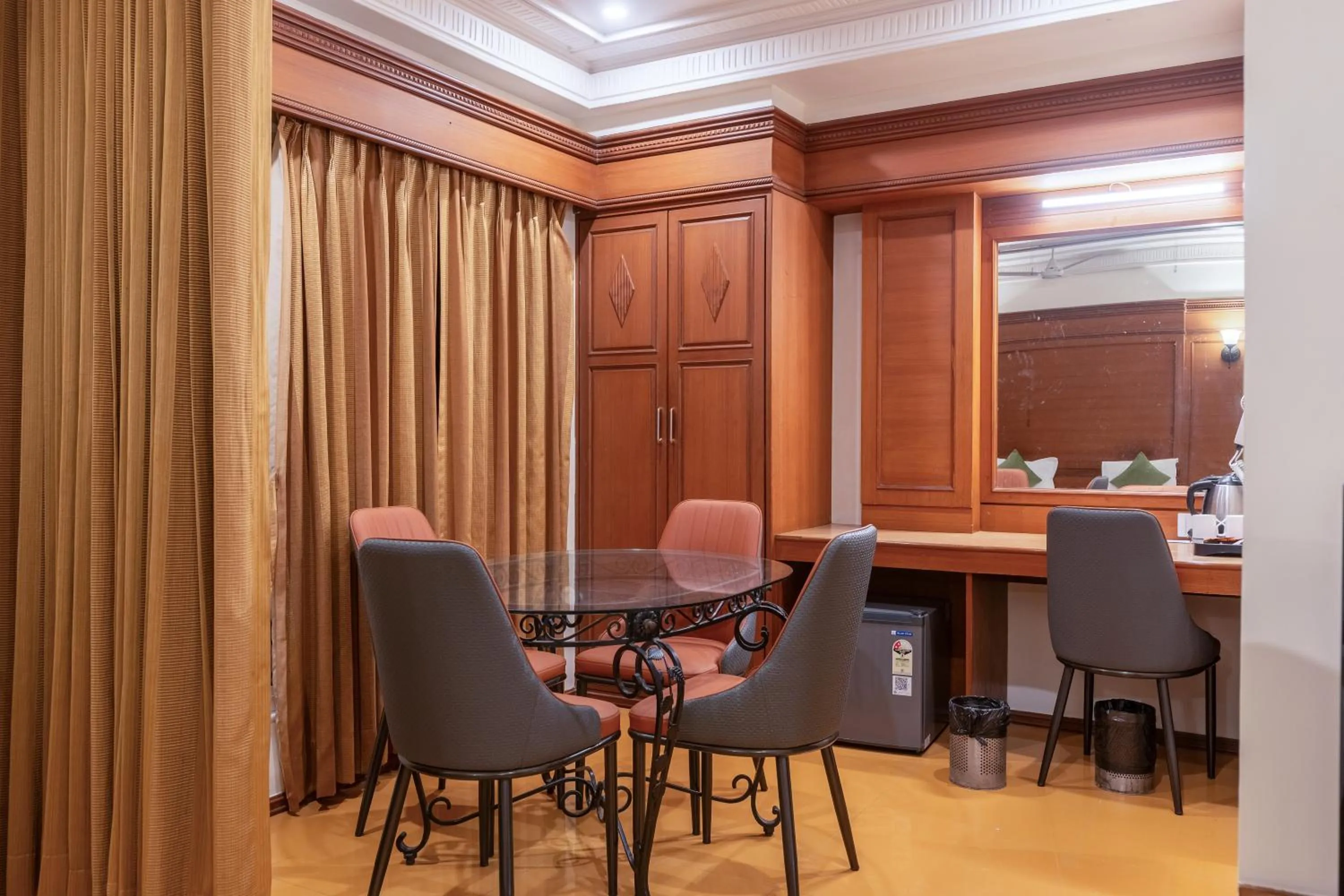 Dining area in Hotel Summit
