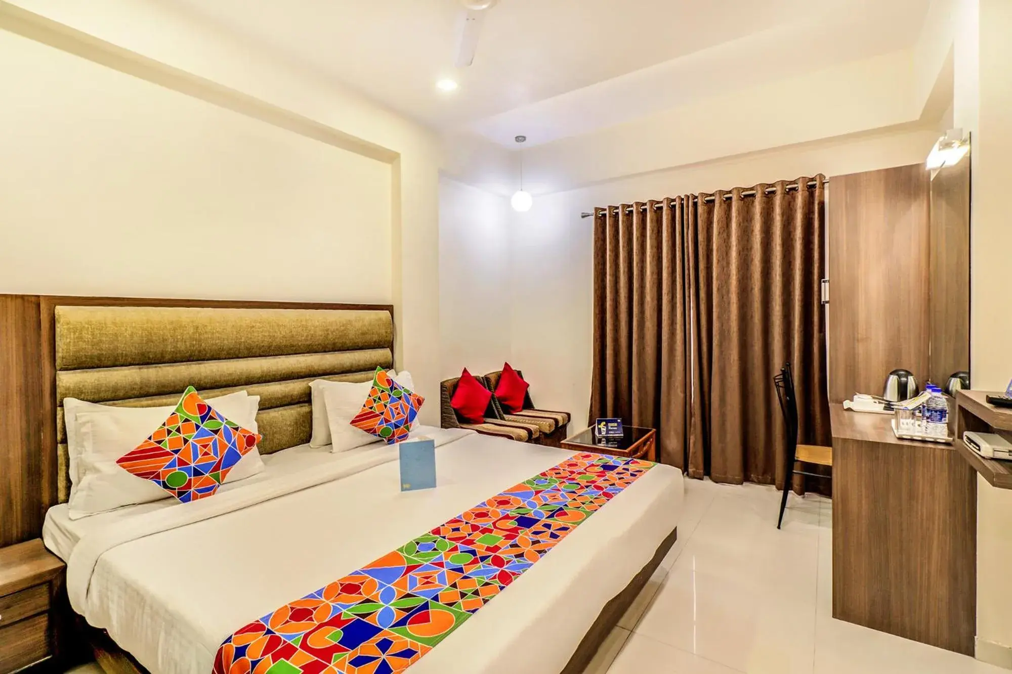 Seating area, Bed in Hotel Summit Seating area, Bed in Hotel Summit