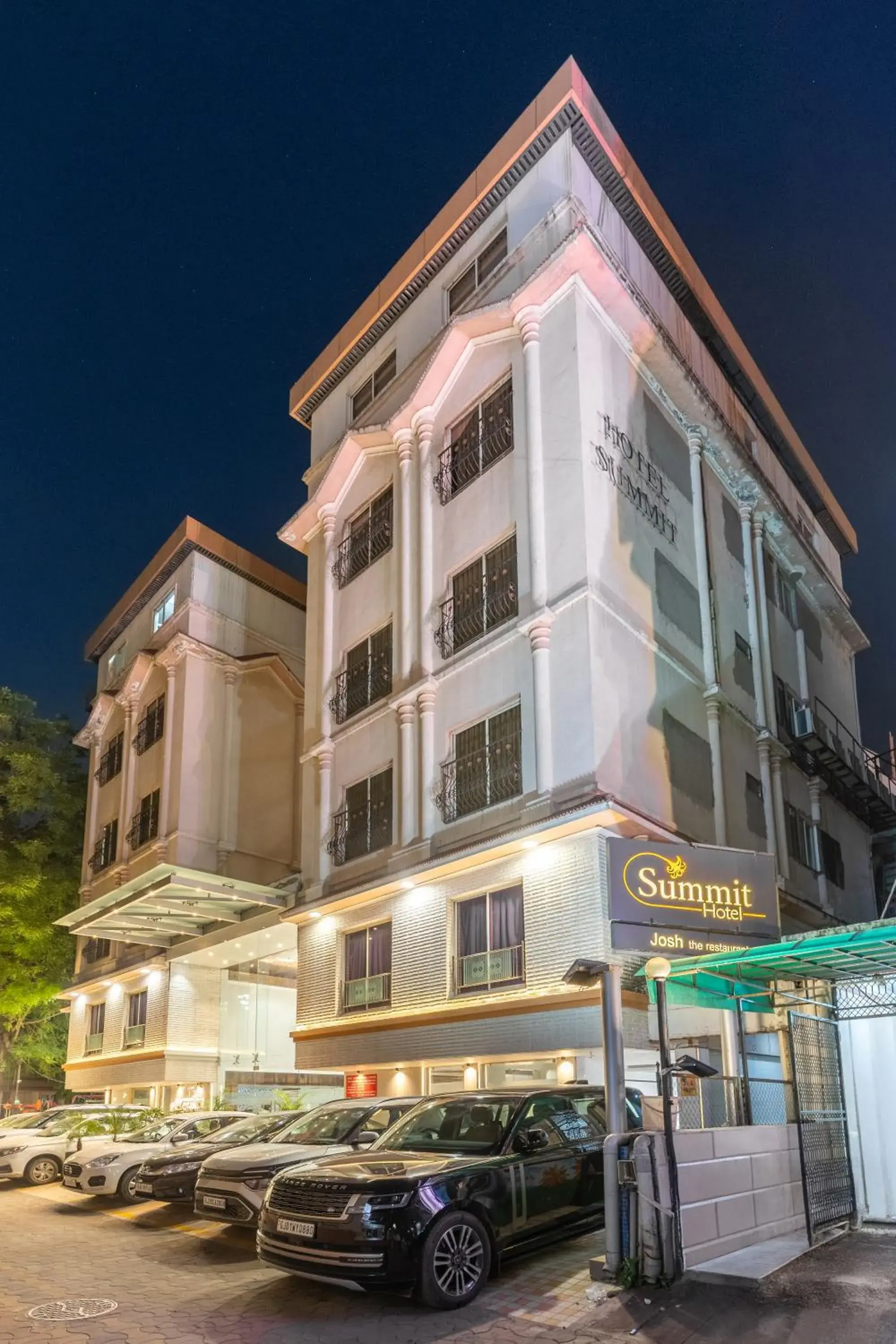 Property building in Hotel Summit Property building in Hotel Summit