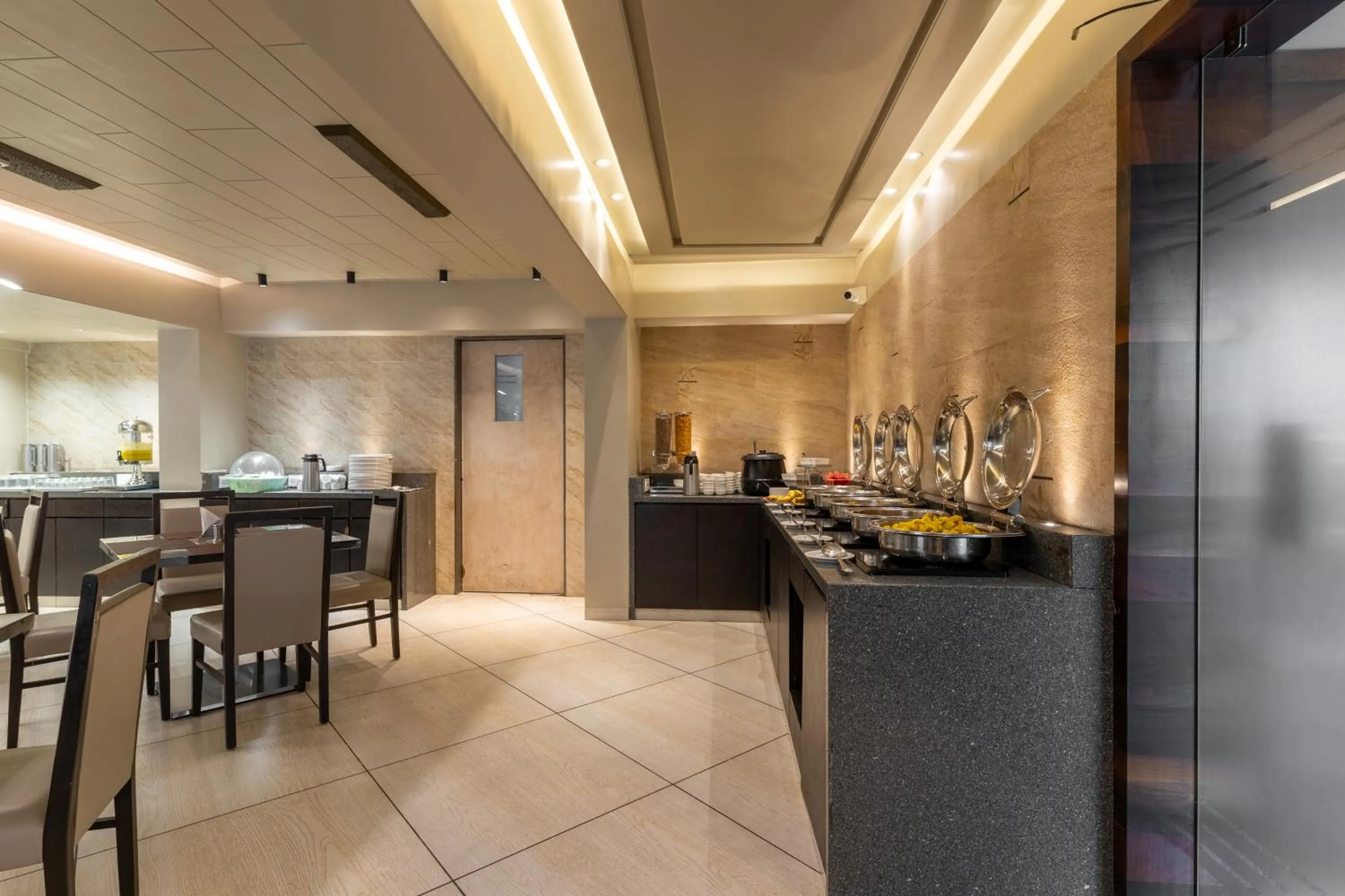 Food and drinks in Hotel Summit