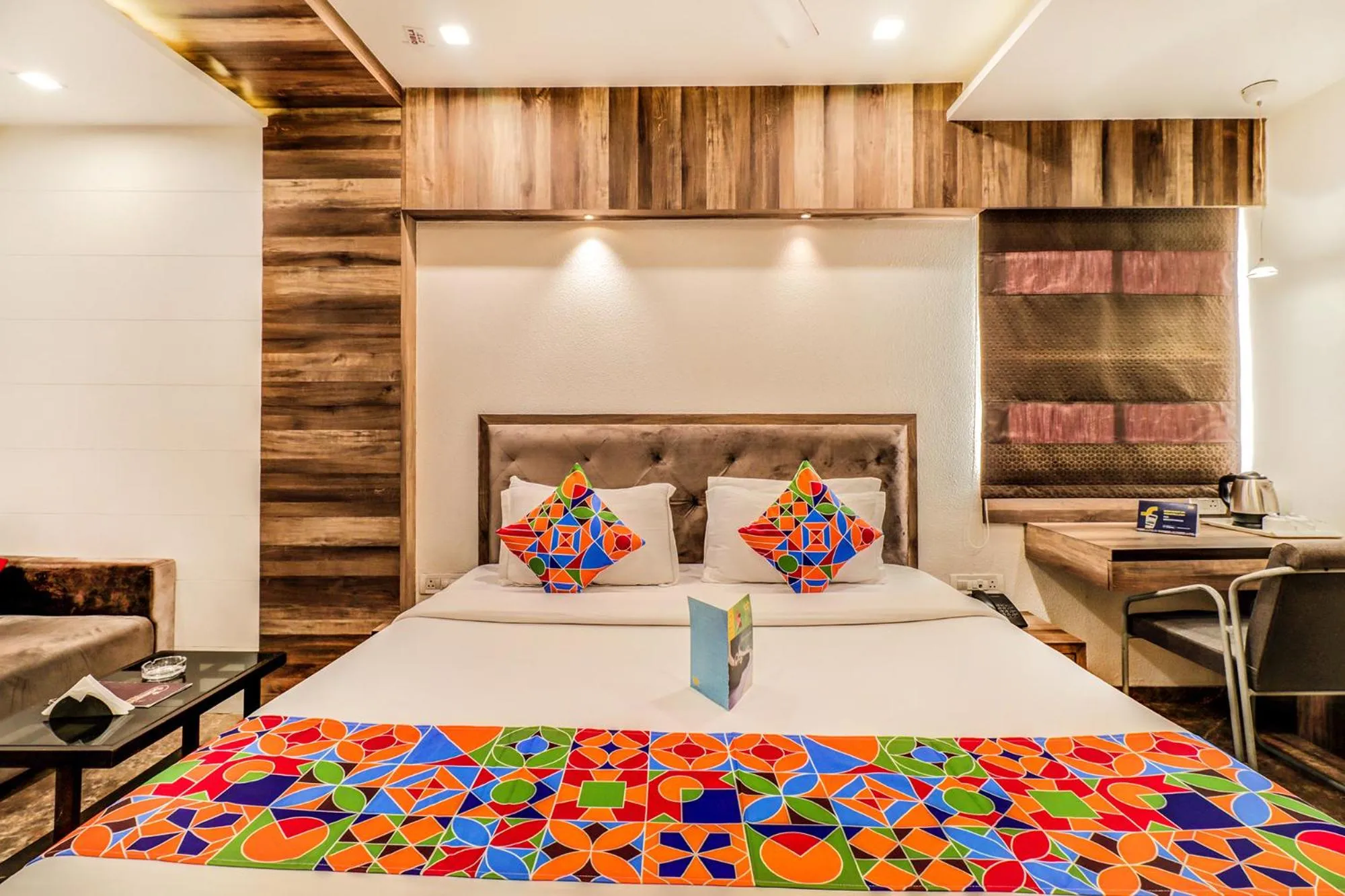 Bedroom, Bed in Hotel Summit