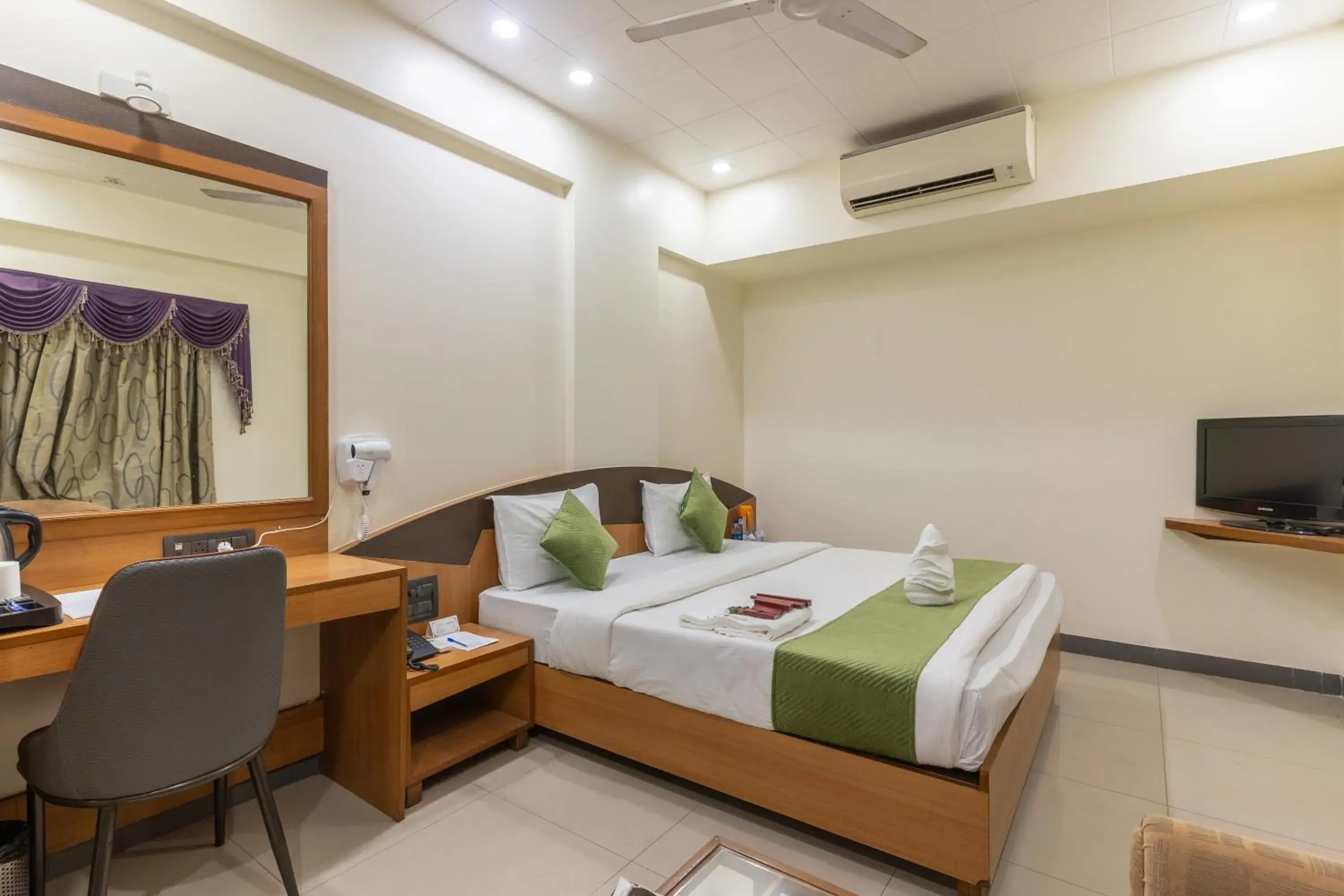 Bed in Hotel Summit Bed in Hotel Summit